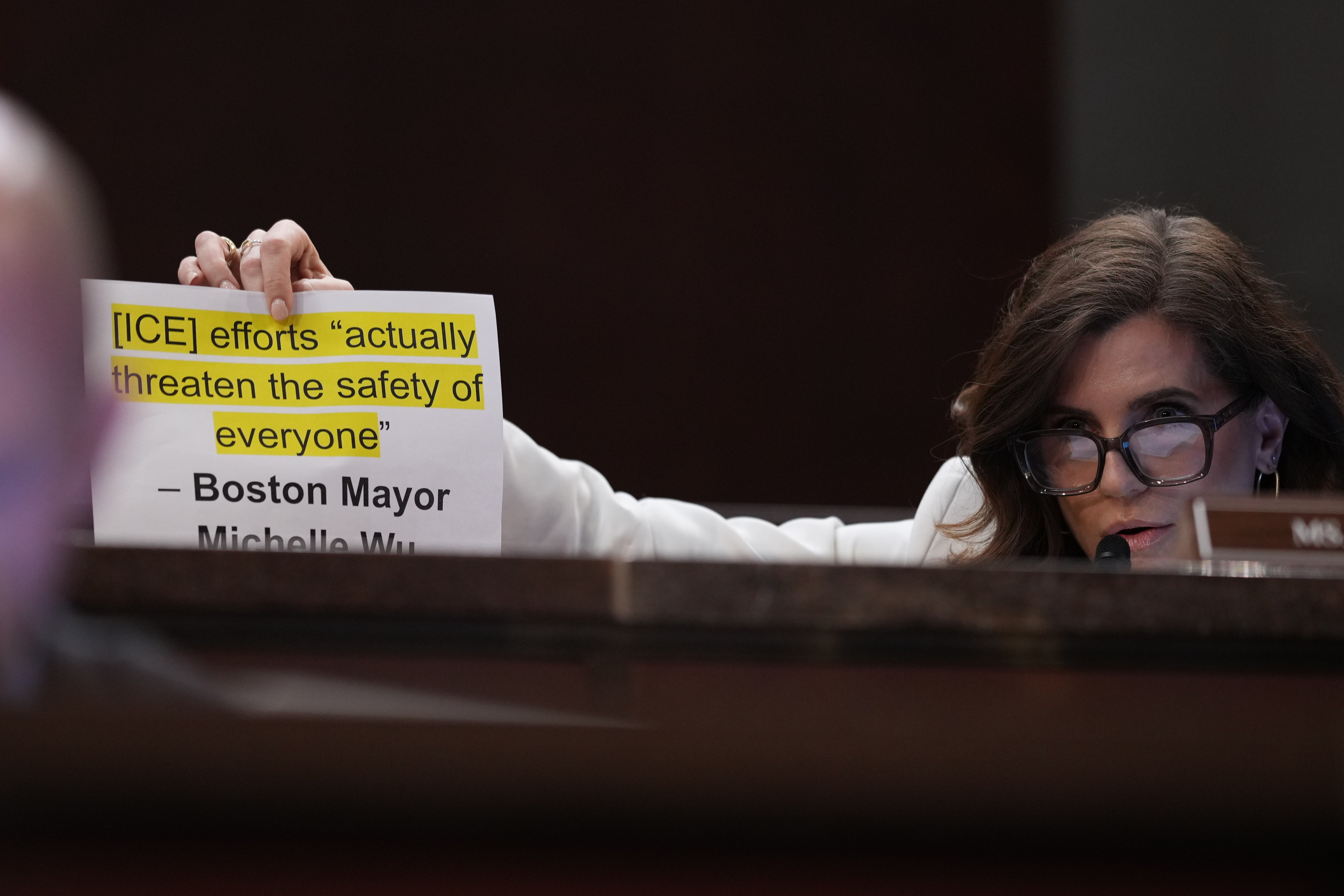 Modern English Poetry., image size:4320x2880