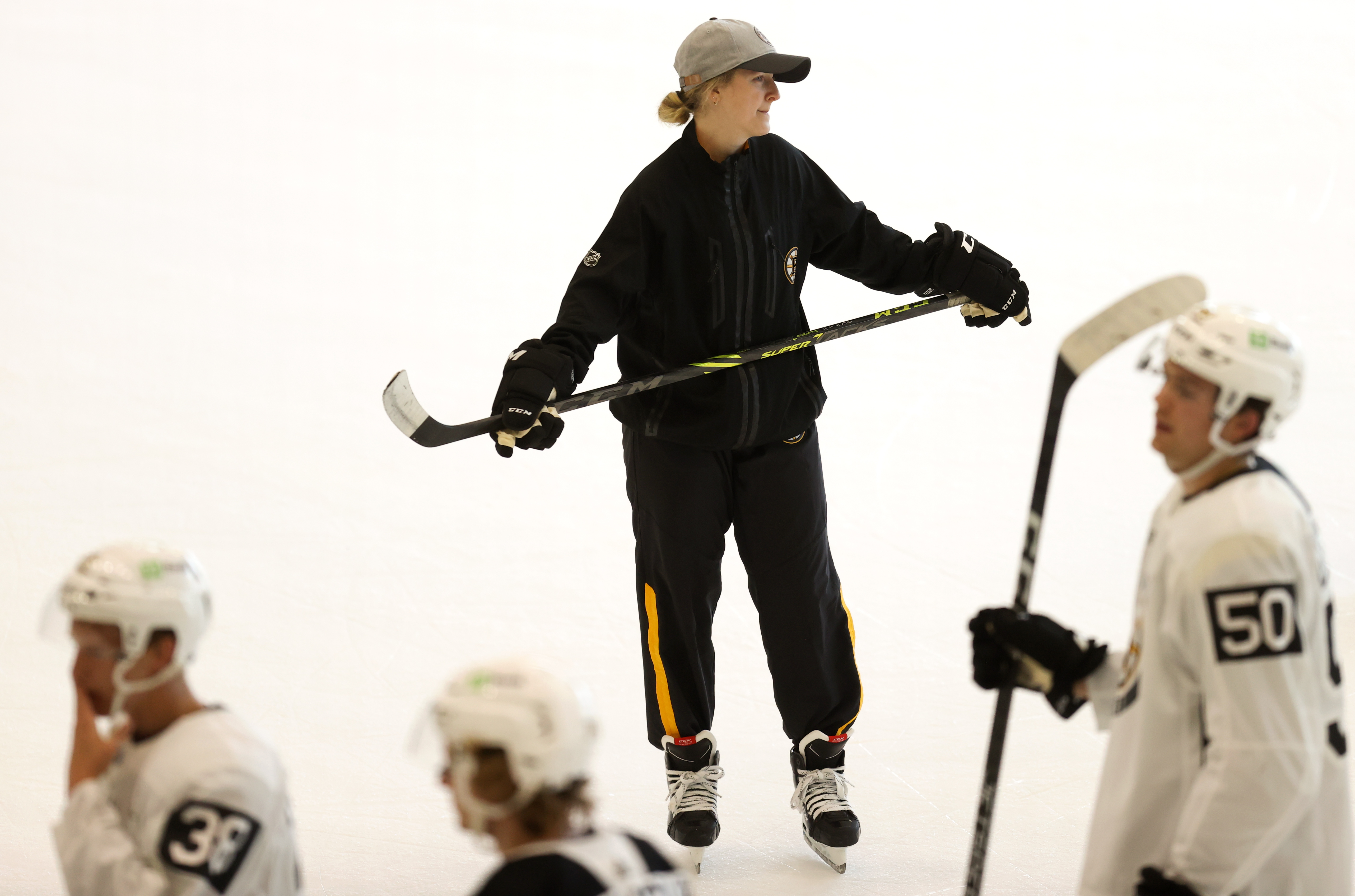 Getting Hockey Referees Ready for the Big Leagues - The New York Times