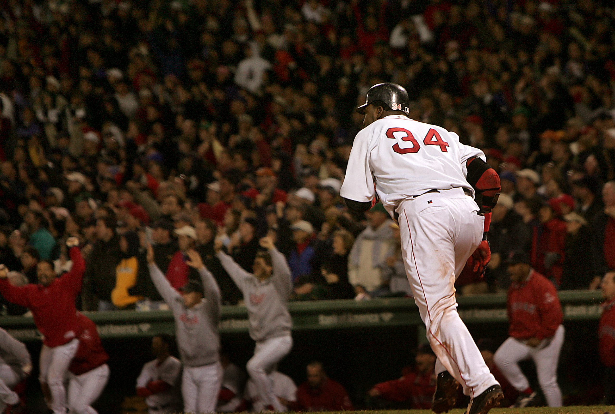 David Ortiz dominated the Yankees in the 2004 postseason.