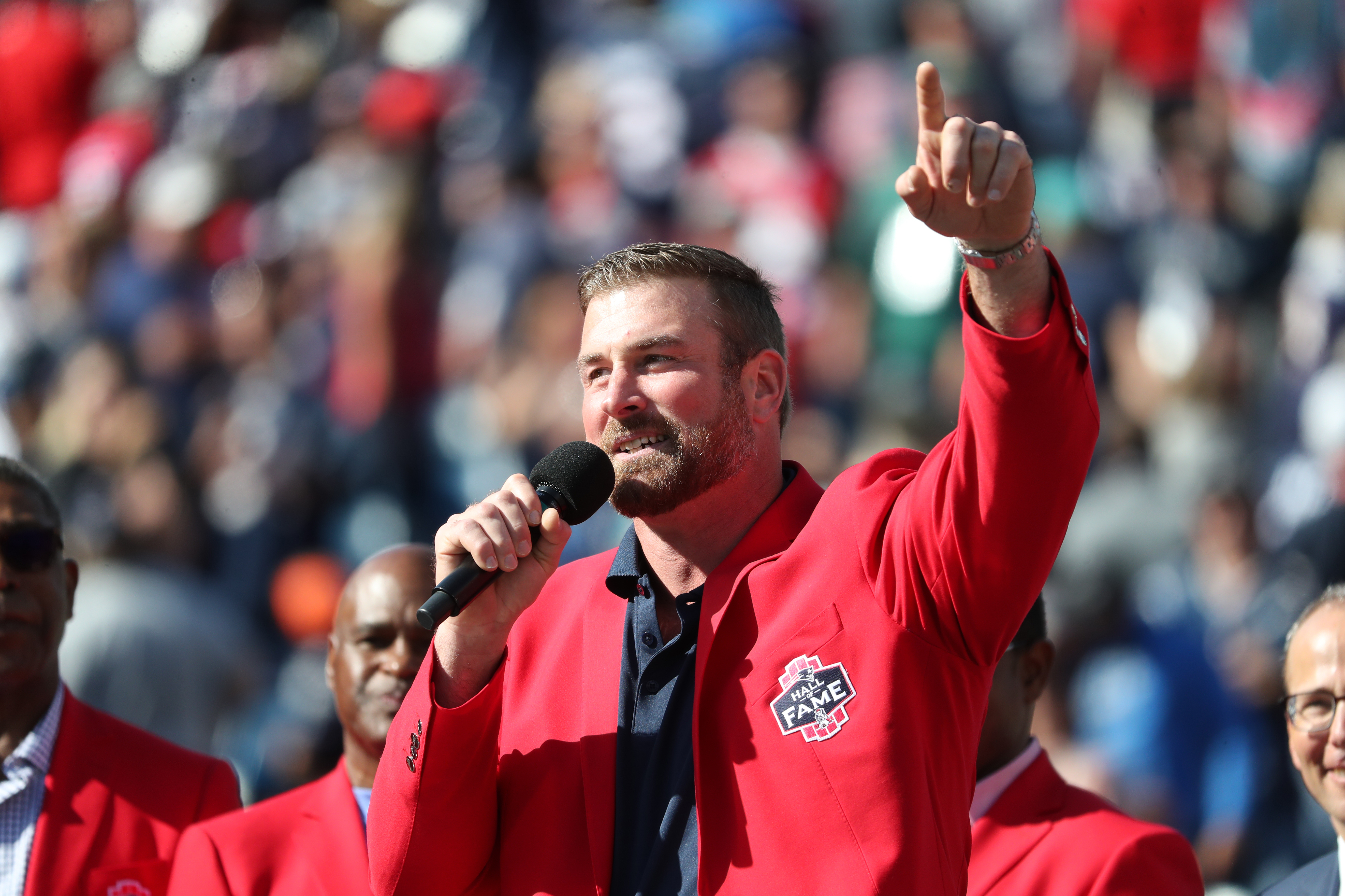 Ex-Patriot Matt Light running for seat on Foxboro school board