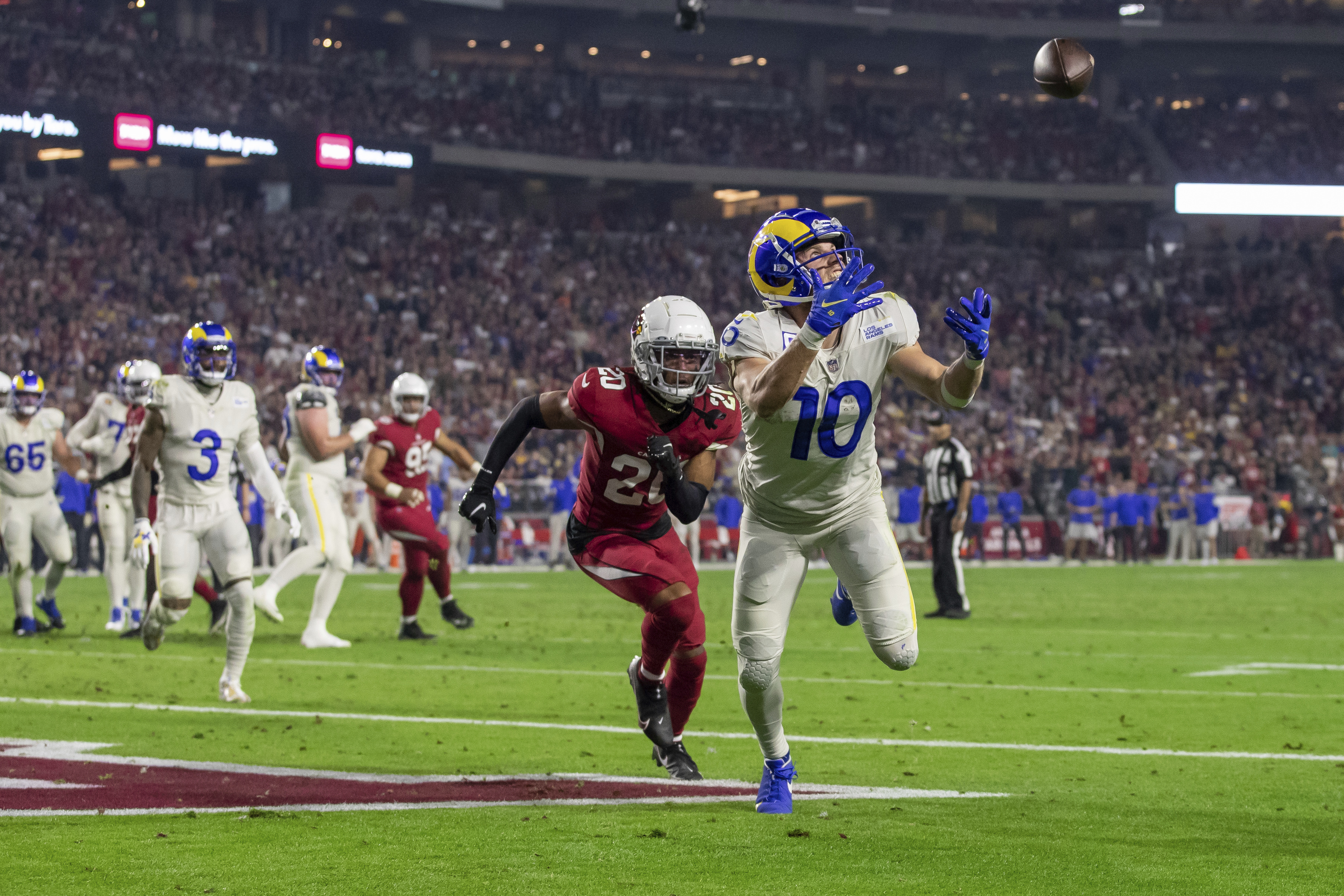 Los Angeles Rams 30-23 Arizona Cardinals: Matthew Stafford throws