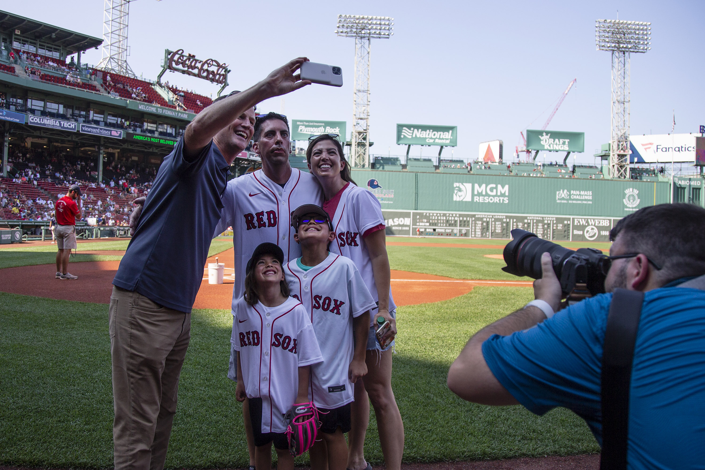 They fell in love at Fenway Park. After a terminal diagnosis, they came  home - The Boston Globe