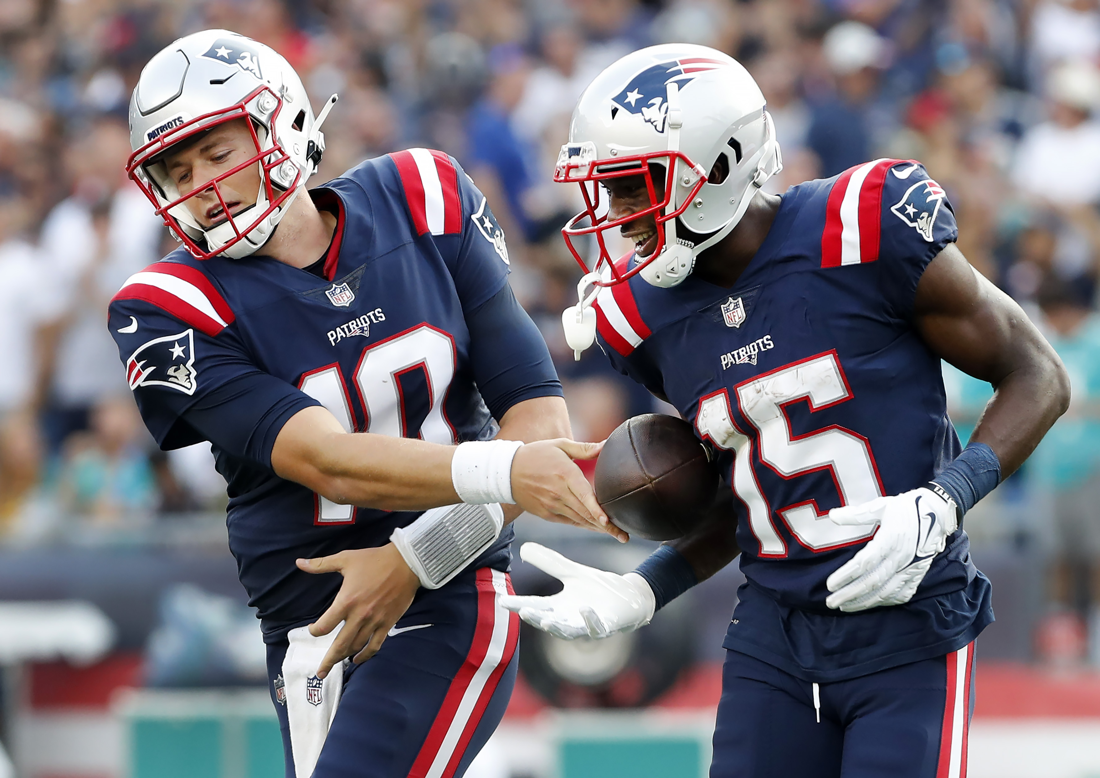 Mac Jones' 58-yard touchdown pass gives Patriots 10-0 lead over