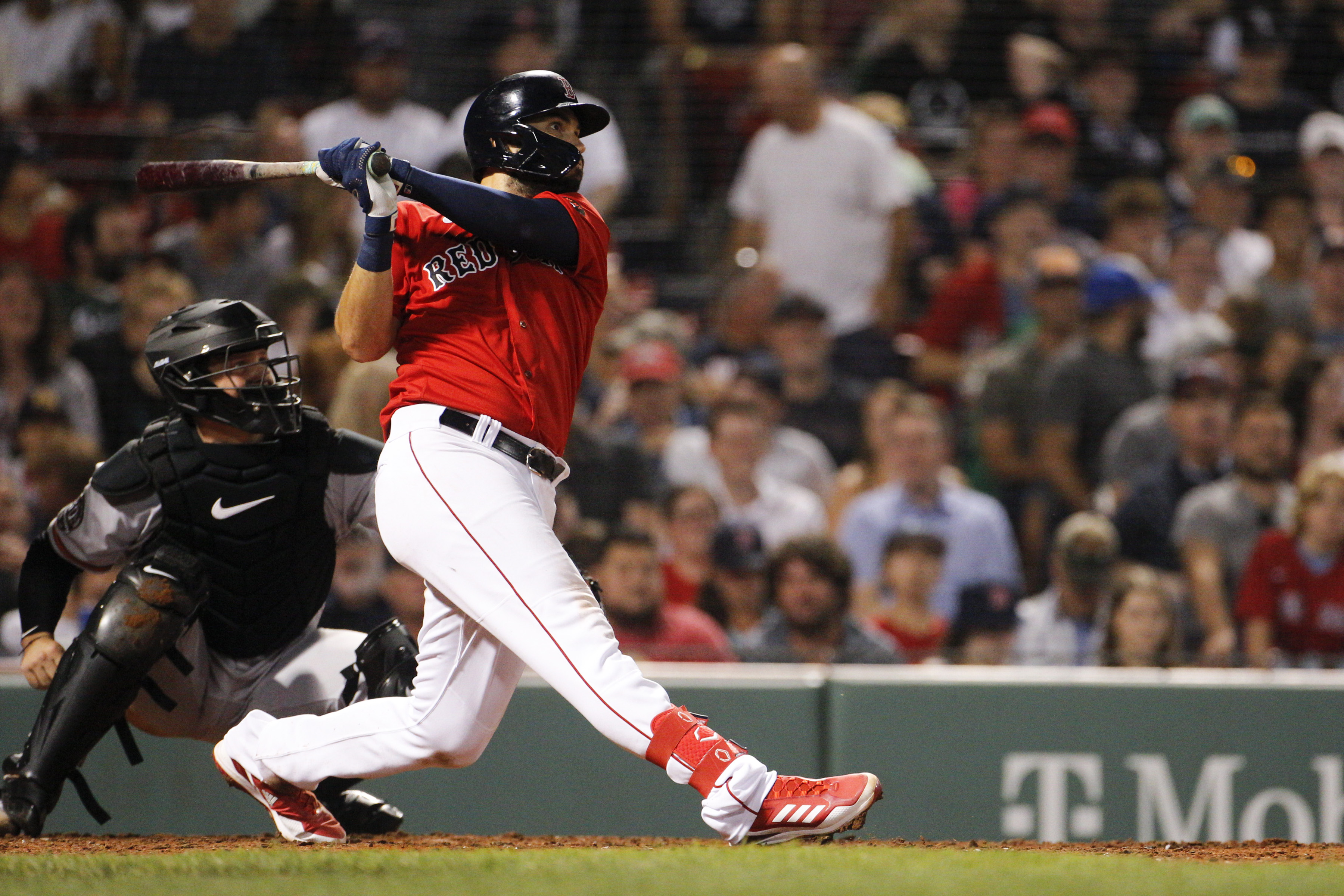 Eric Hosmer gets clutch hit as Red Sox beat Orioles
