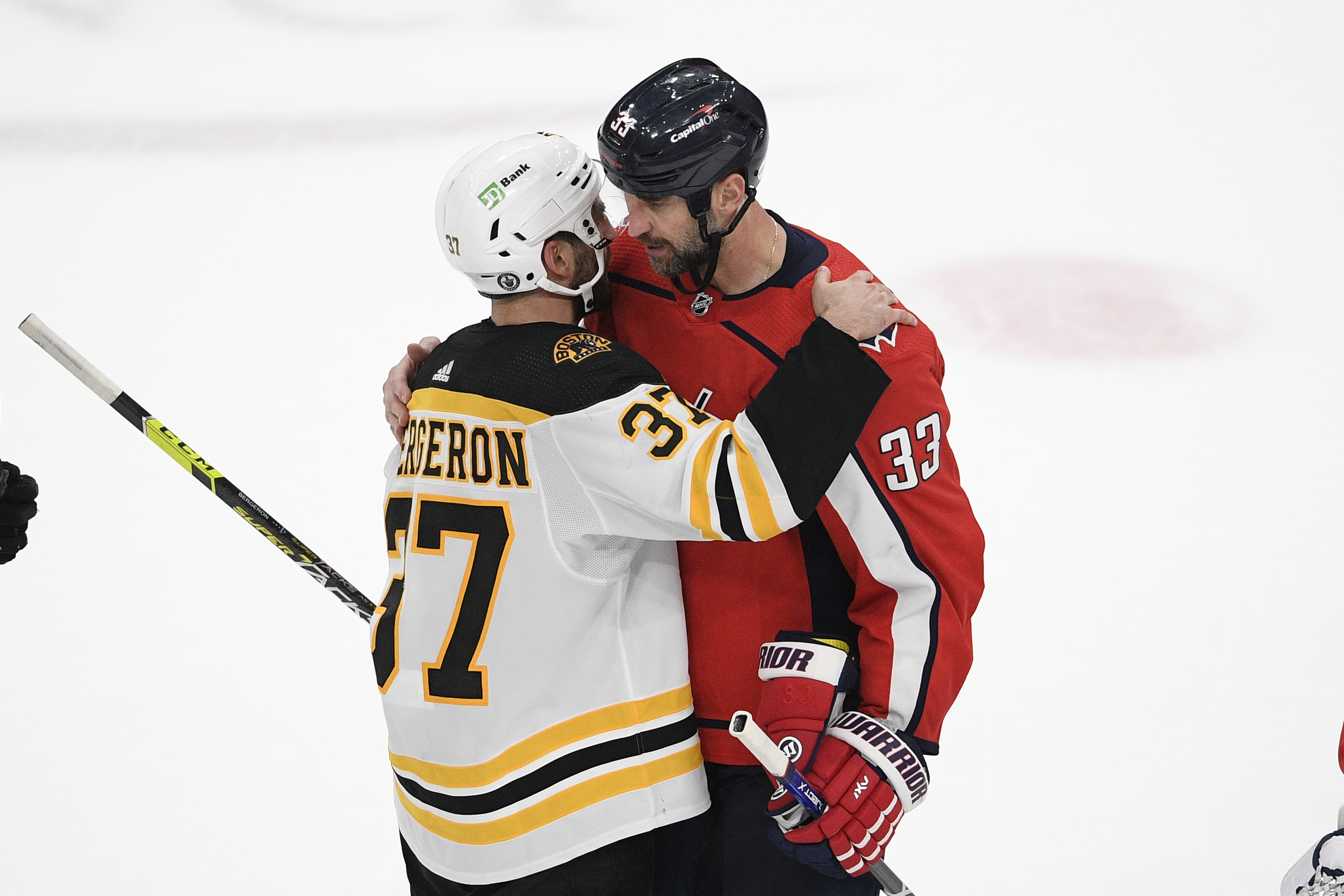 Another Bruins rival is reportedly interested in Zdeno Chara