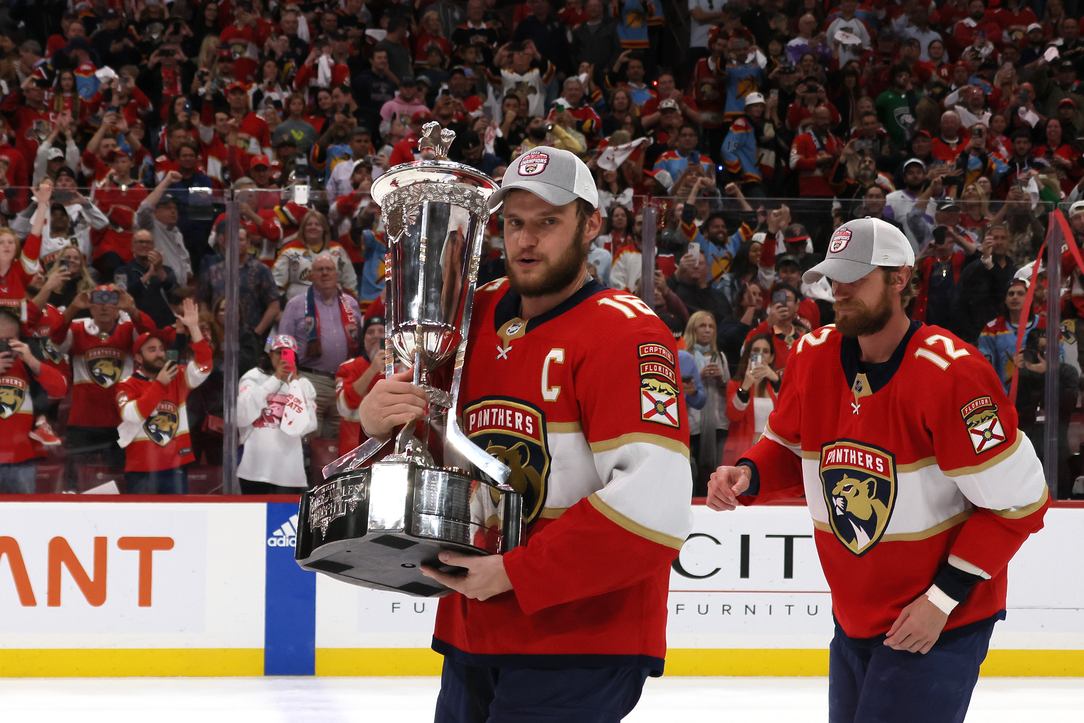 Tkachuk sends Panthers to Stanley Cup Final after sweeping Hurricanes