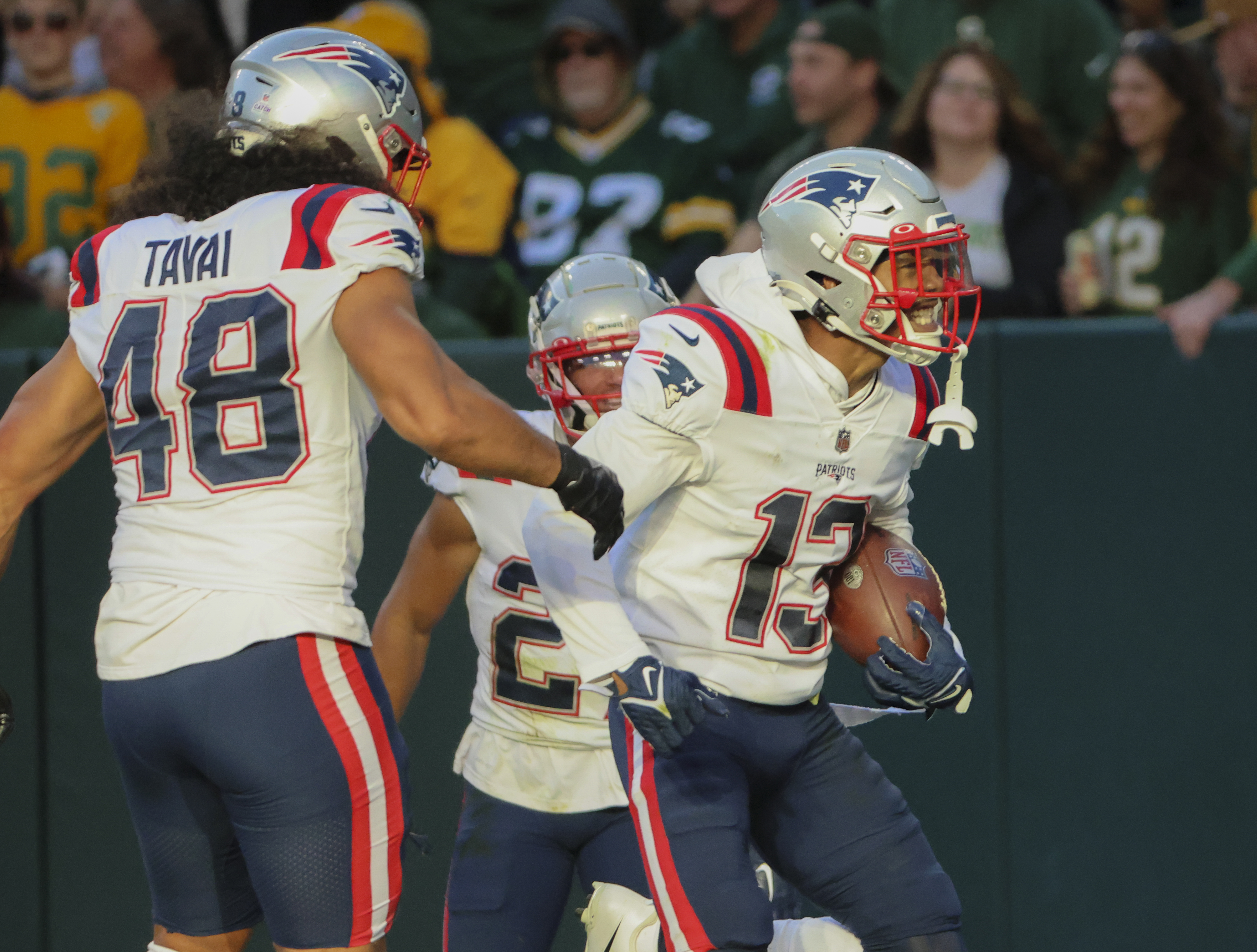 Patriots rookie QB Bailey Zappe's NFL debut is a toe-to-toe battle with  Aaron Rodgers at Lambeau Field