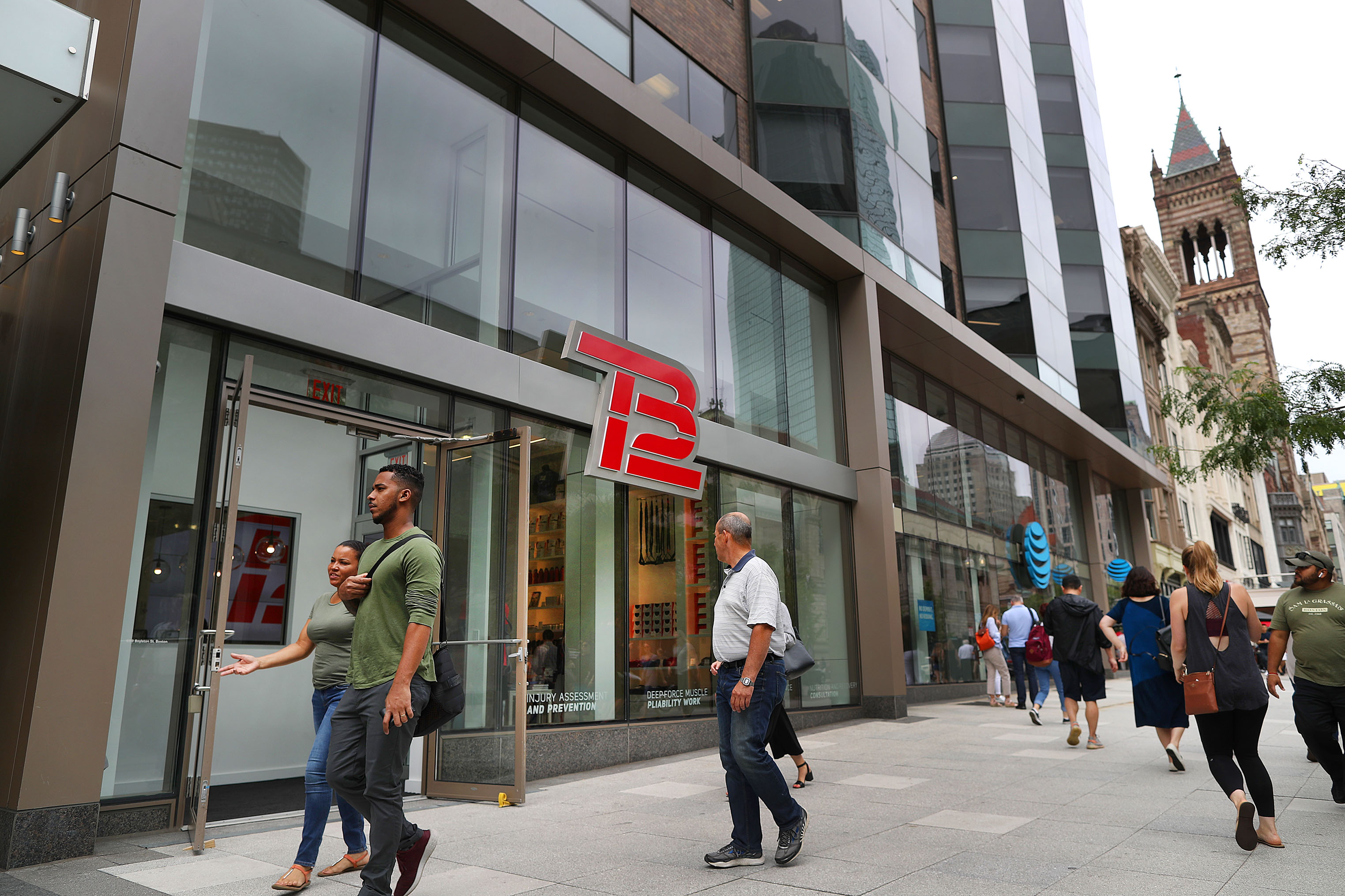 Tom Brady's TB12 store on Boylston Street closes after less than four years  - The Boston Globe