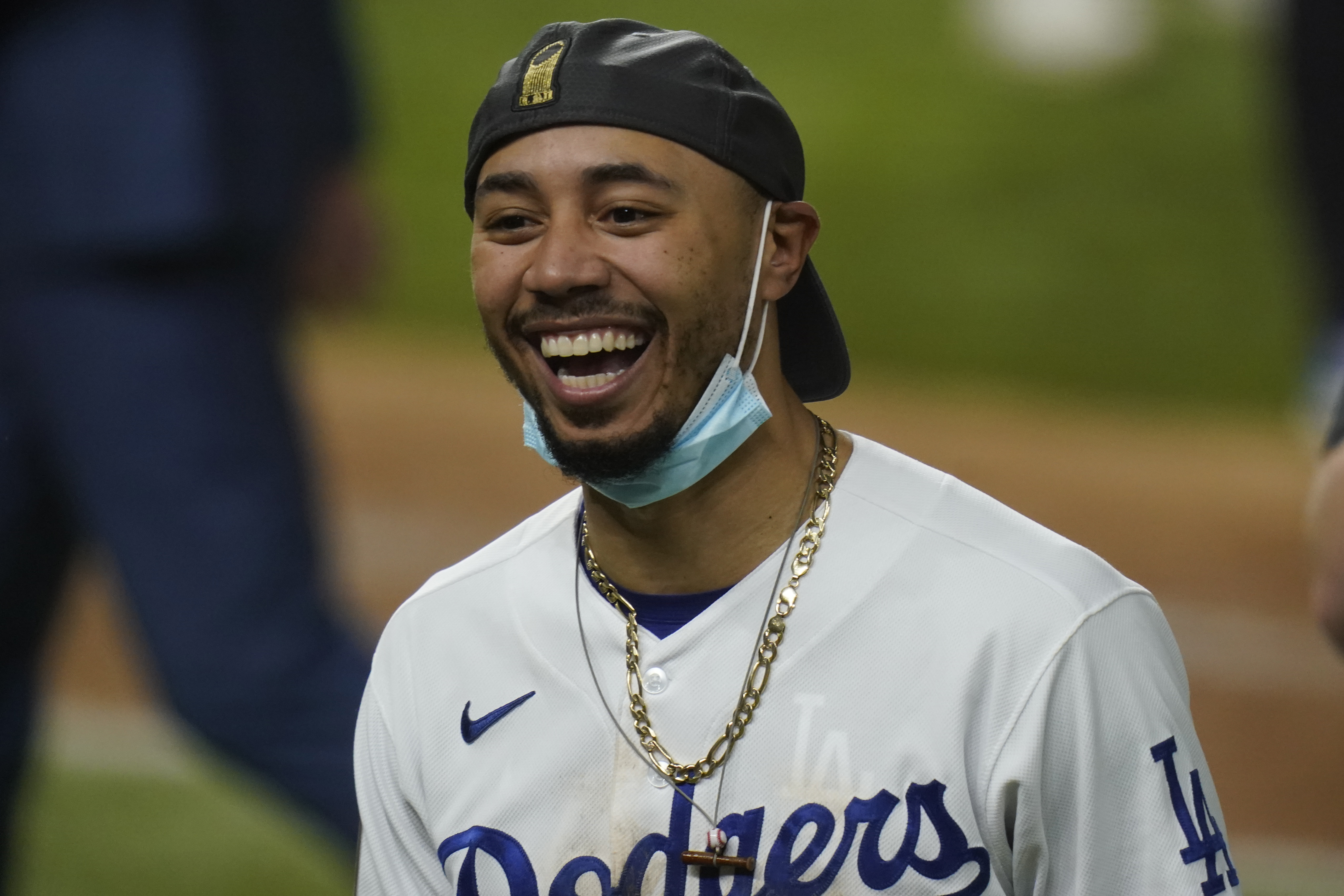 Mookie Betts is a playoff gamer, Justin Turner should be suspended, and  other thoughts on the World Series - The Boston Globe