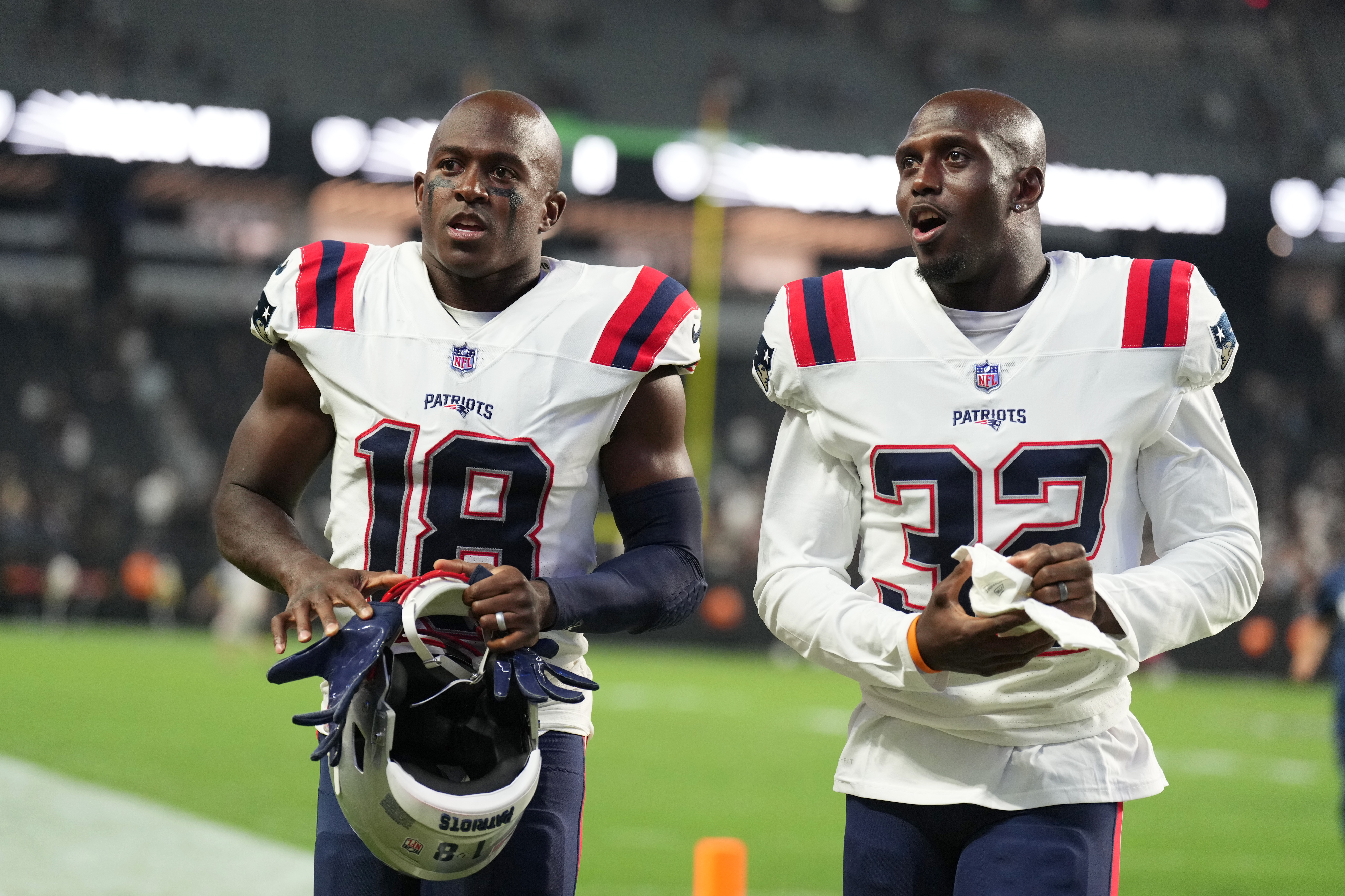 Bill Belichick, Patriots players wore 'Love for Damar' Hamlin T-shirt in  pregame 