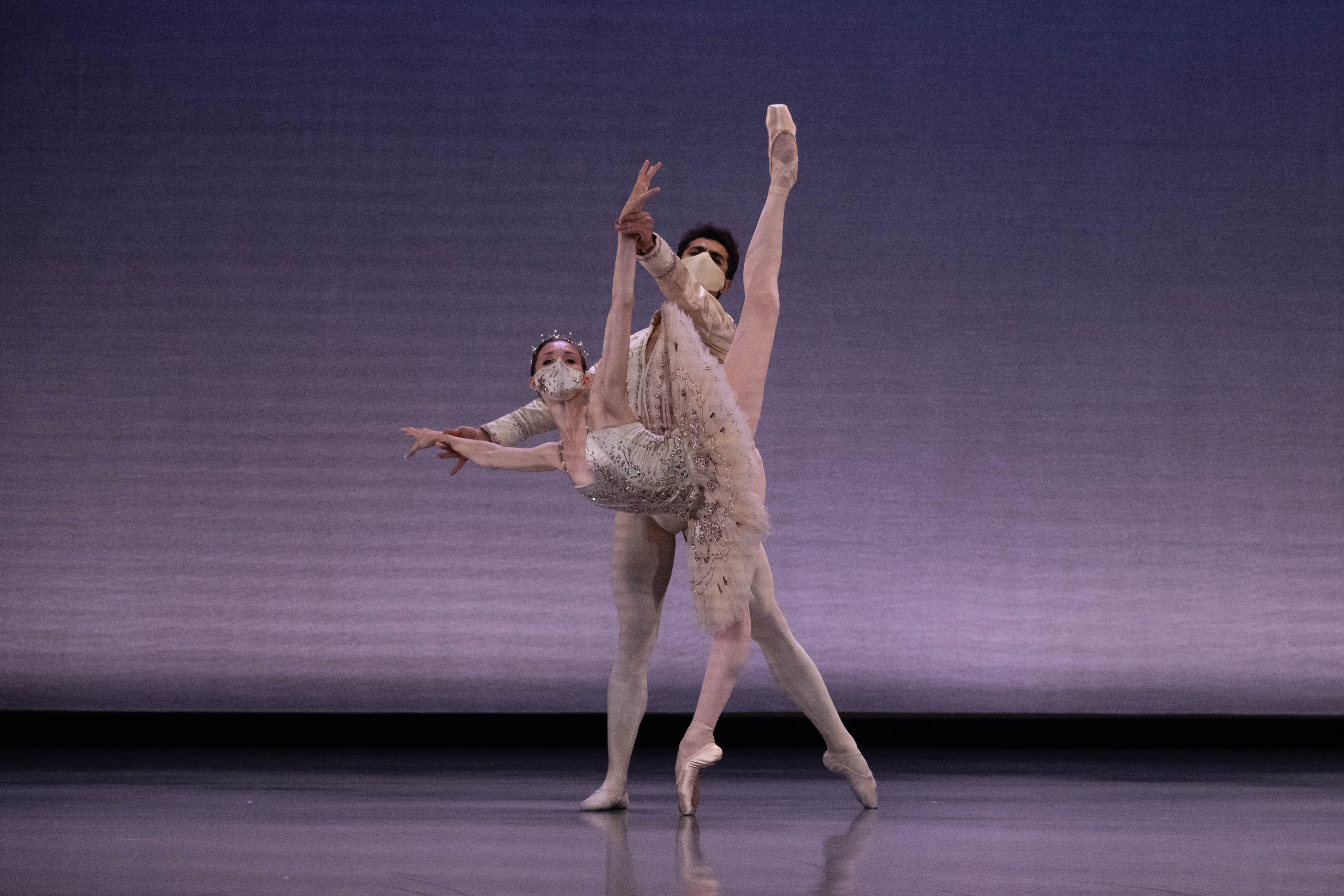 Viktorina Kapitonova and Tigran Mkrtchyan in "The Gift."