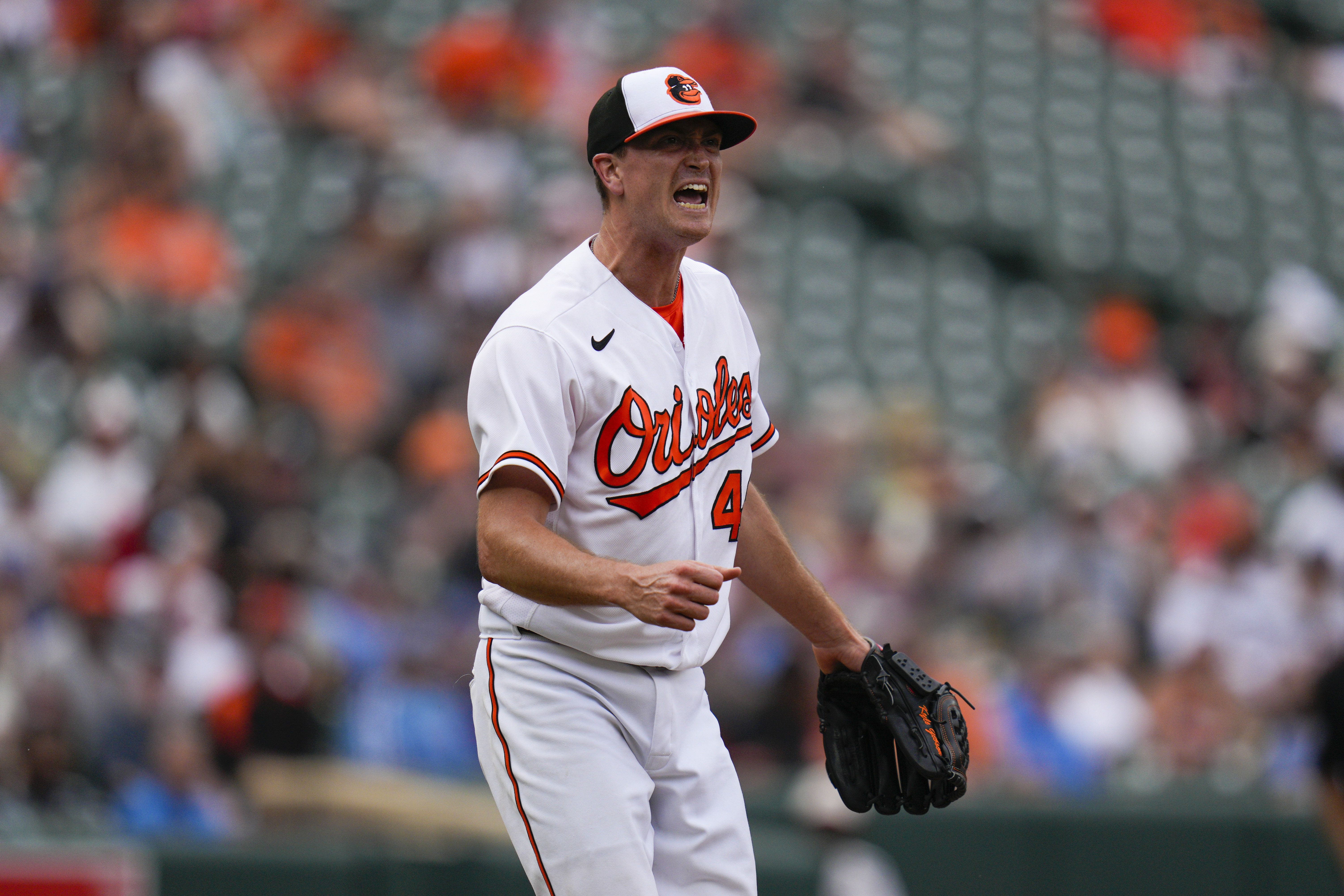 Kansas City Royals pitcher Mike Mayers warms up before the first News  Photo - Getty Images