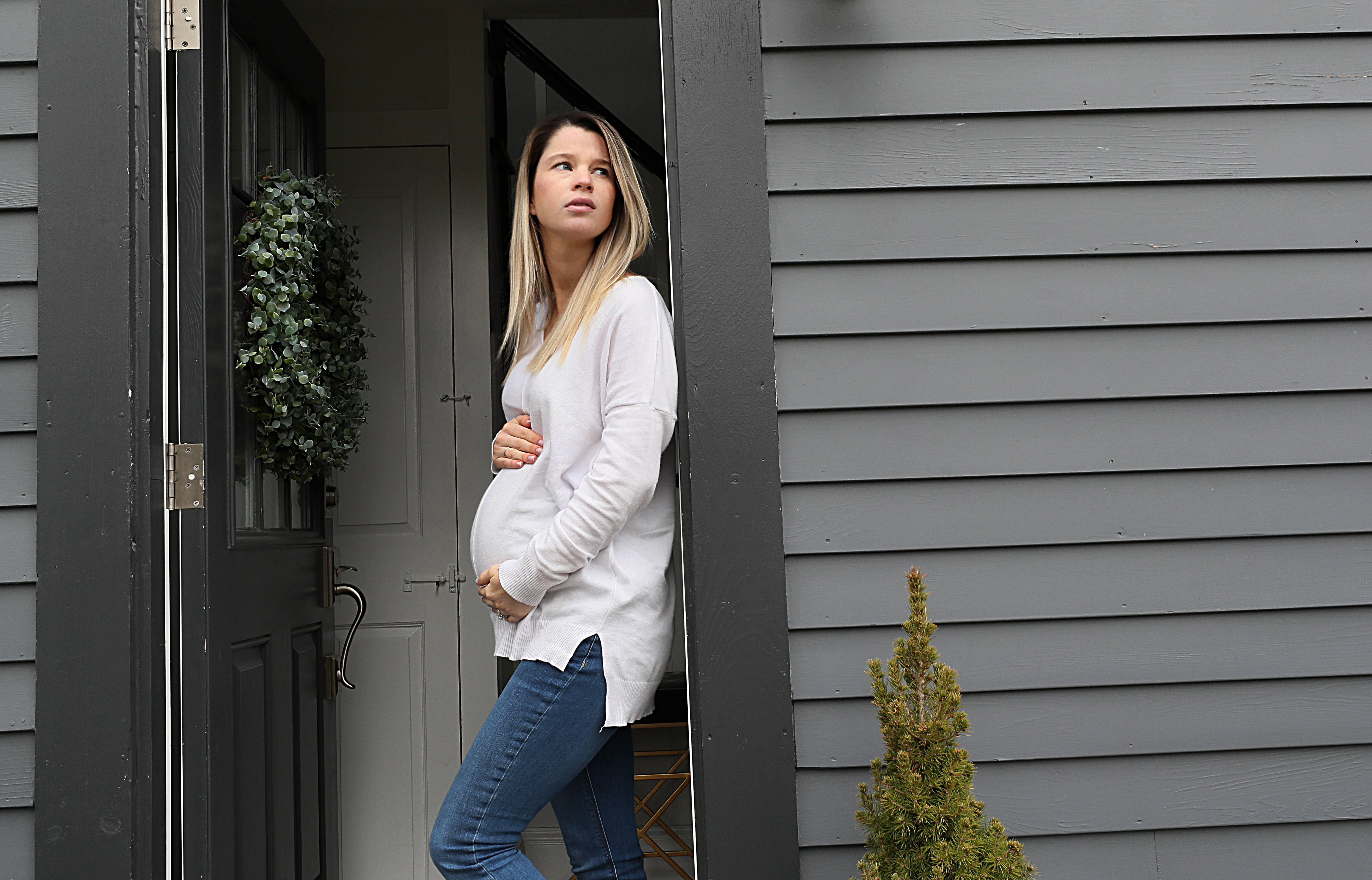 Peabody, MA 3/23/2020: Kate Casaletto is 32 weeks pregnant and very worried about coronavirus COVID-19. (Suzanne Kreiter/Globe Staff)