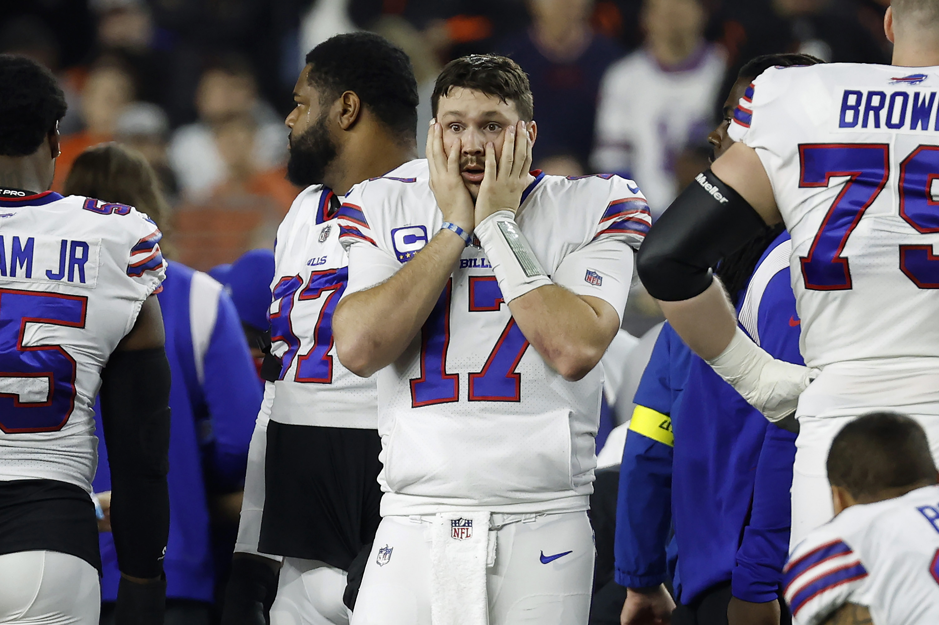 Bills-Bengals game suspended by NFL after Damar Hamlin collapses