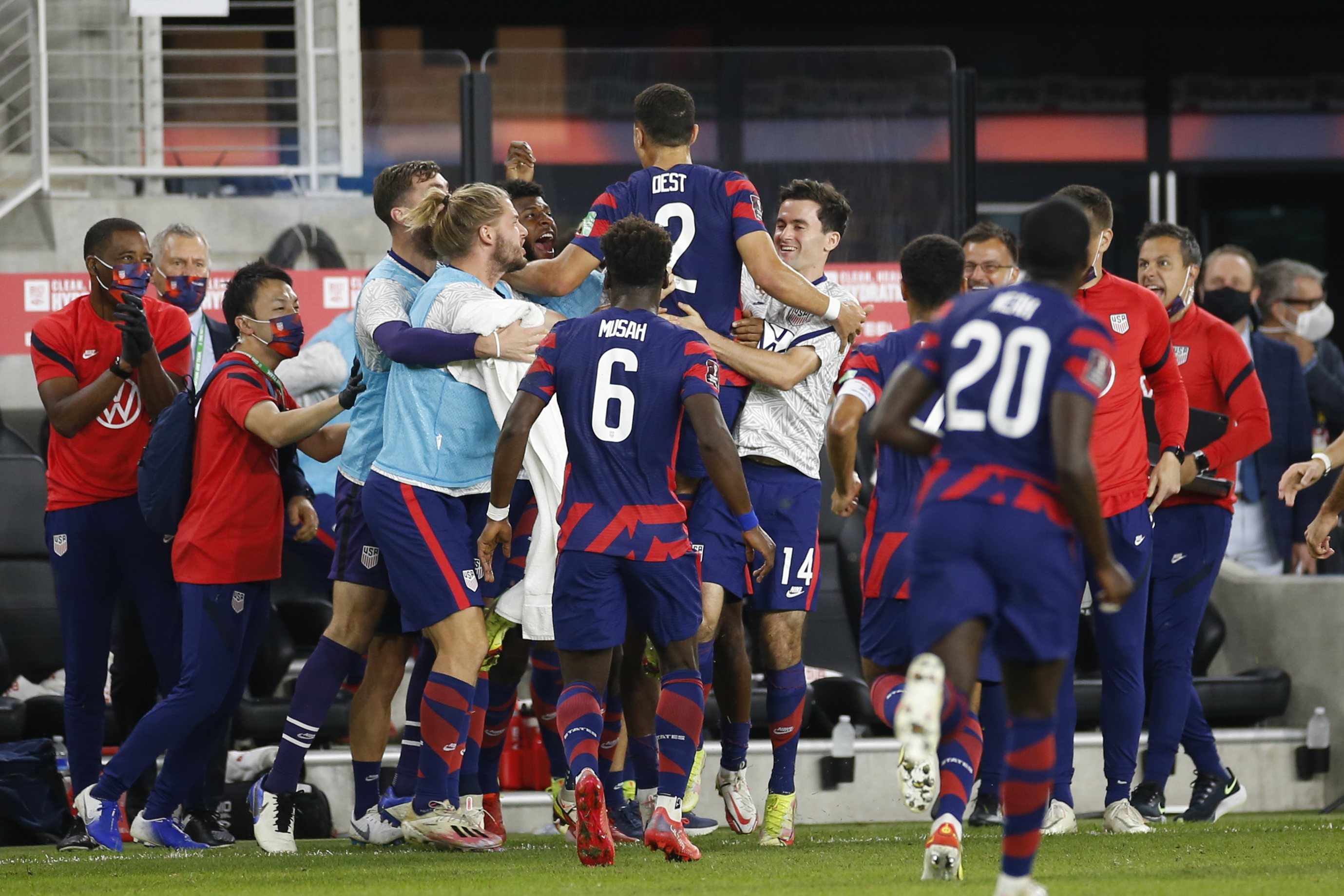 Sergiño Dest celebrates his first-half goal against Costa Rica Wednesday night.
