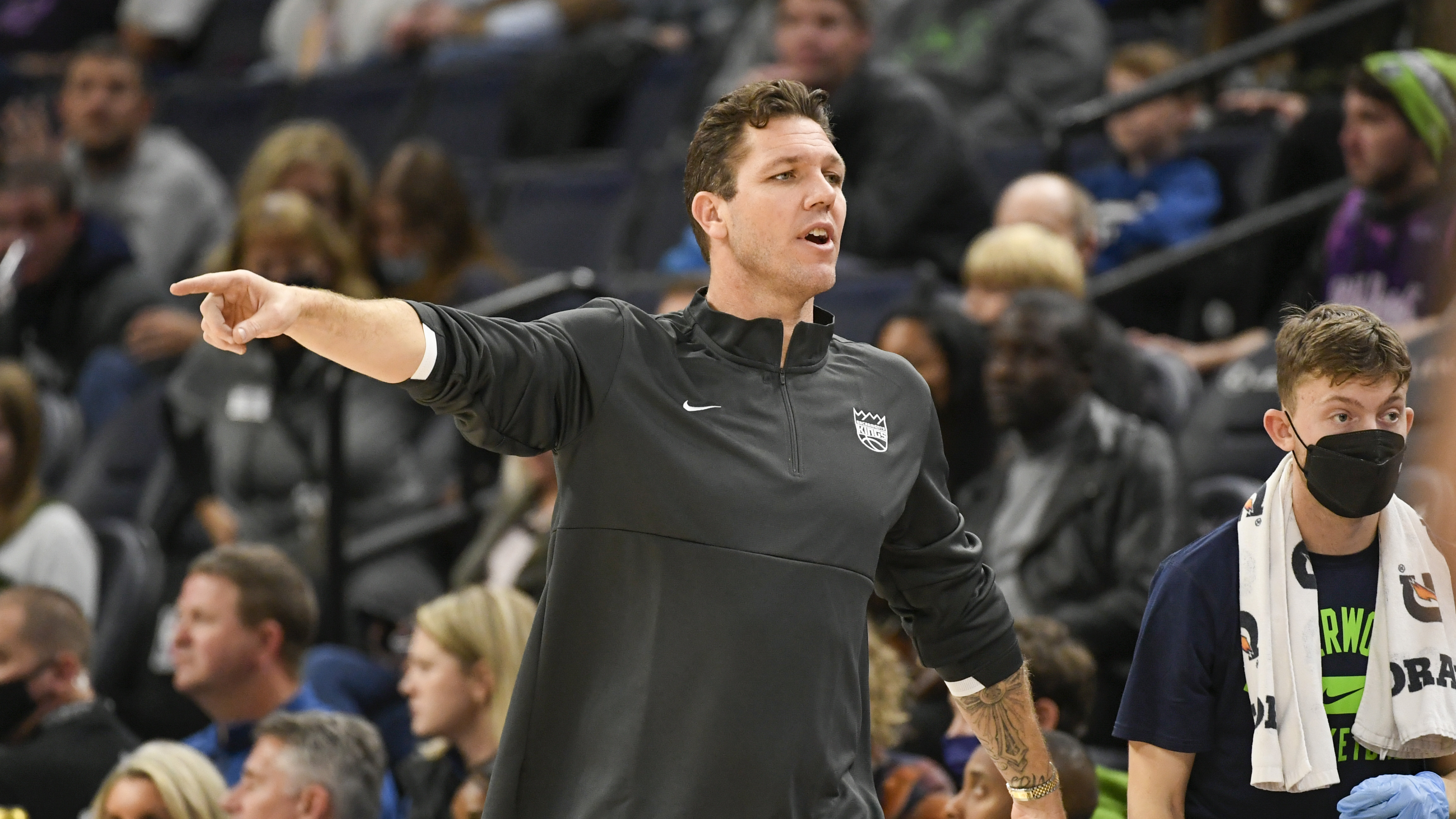 Luke Walton is still struggling to get his Kings playing winning basketball.