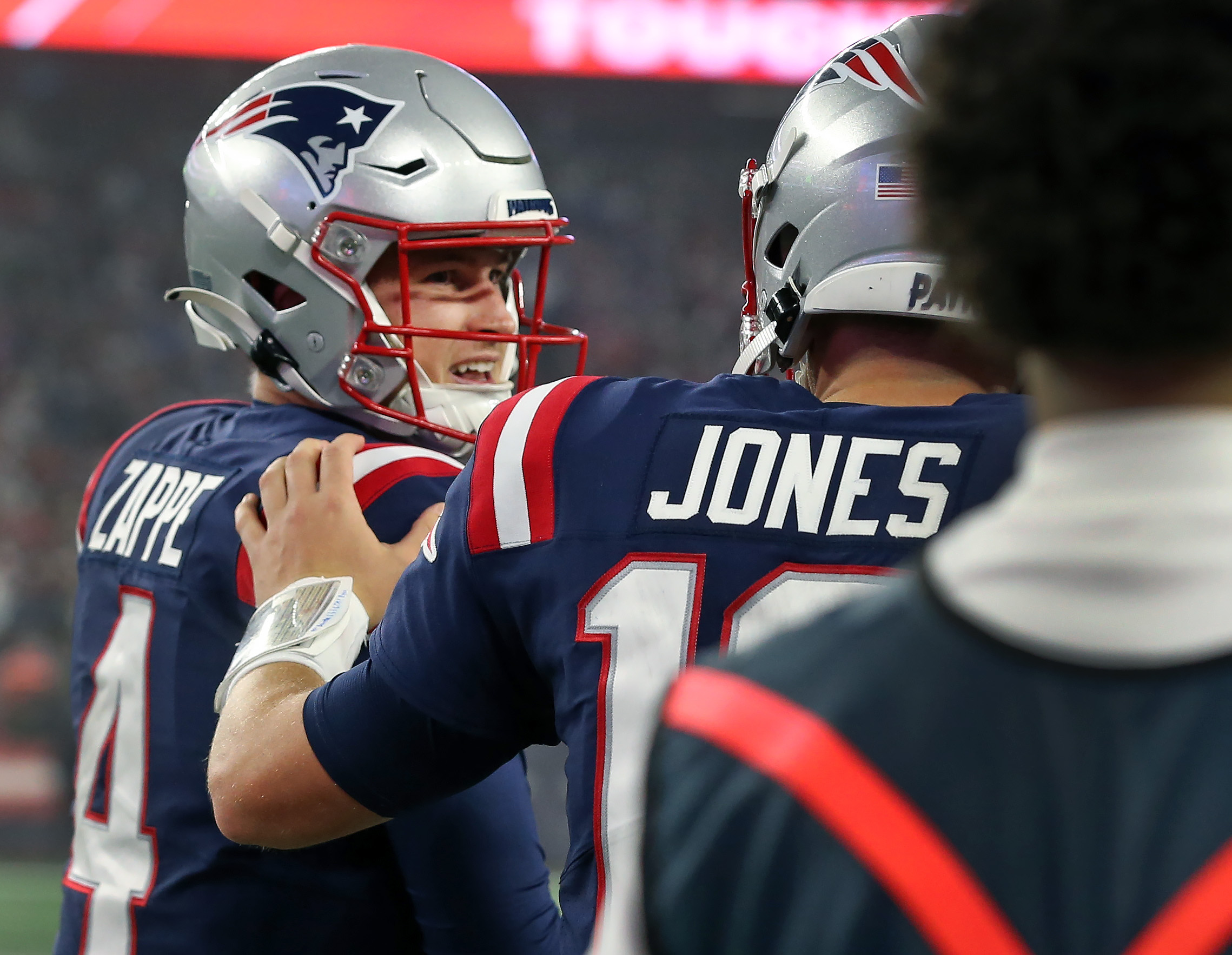 Get ready for another week of debating Bailey Zappe vs. Mac Jones after  Patriots rout Browns - The Boston Globe