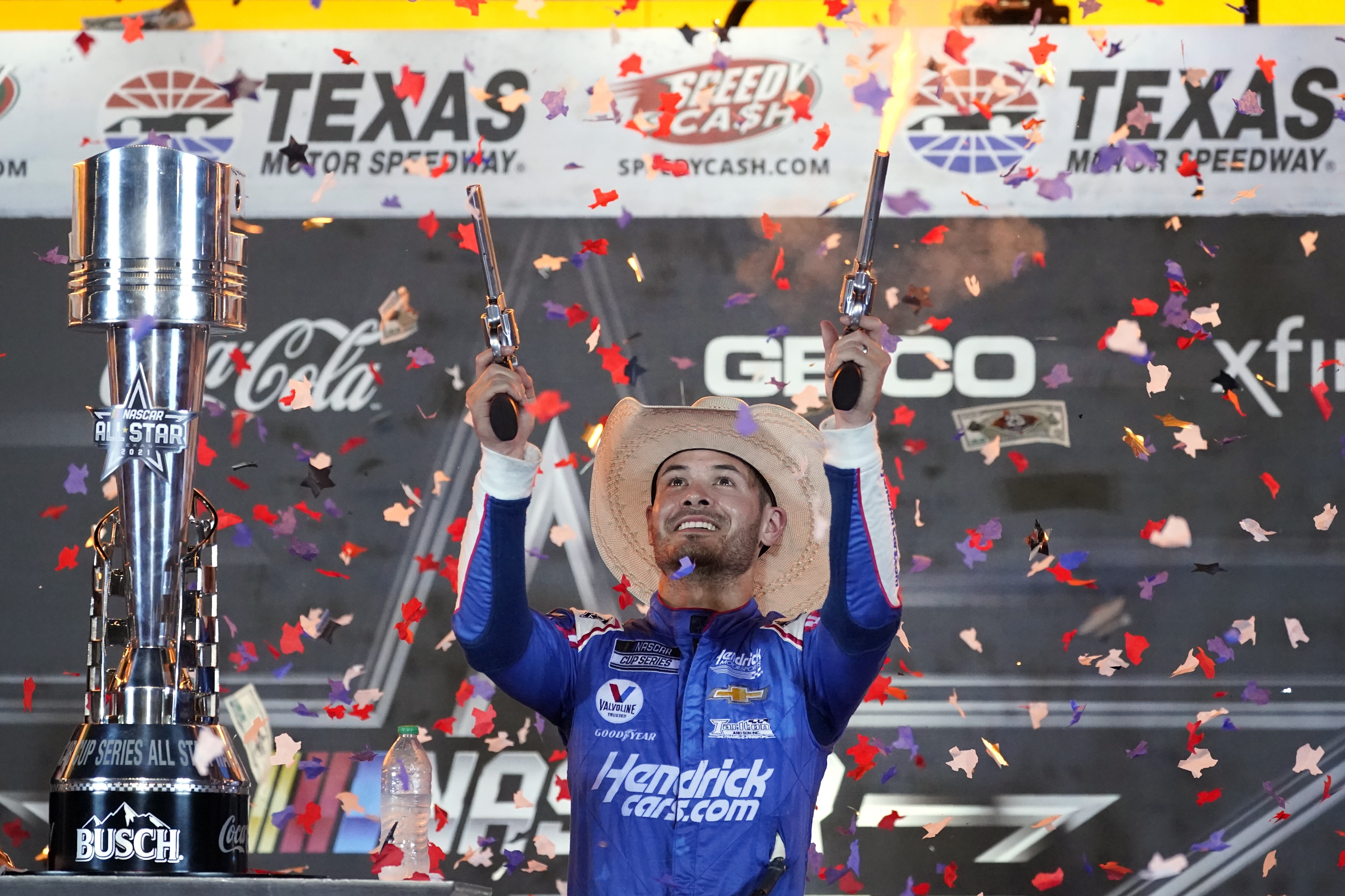 Kyle Larson edged Brad Keselowski for the win Sunday.