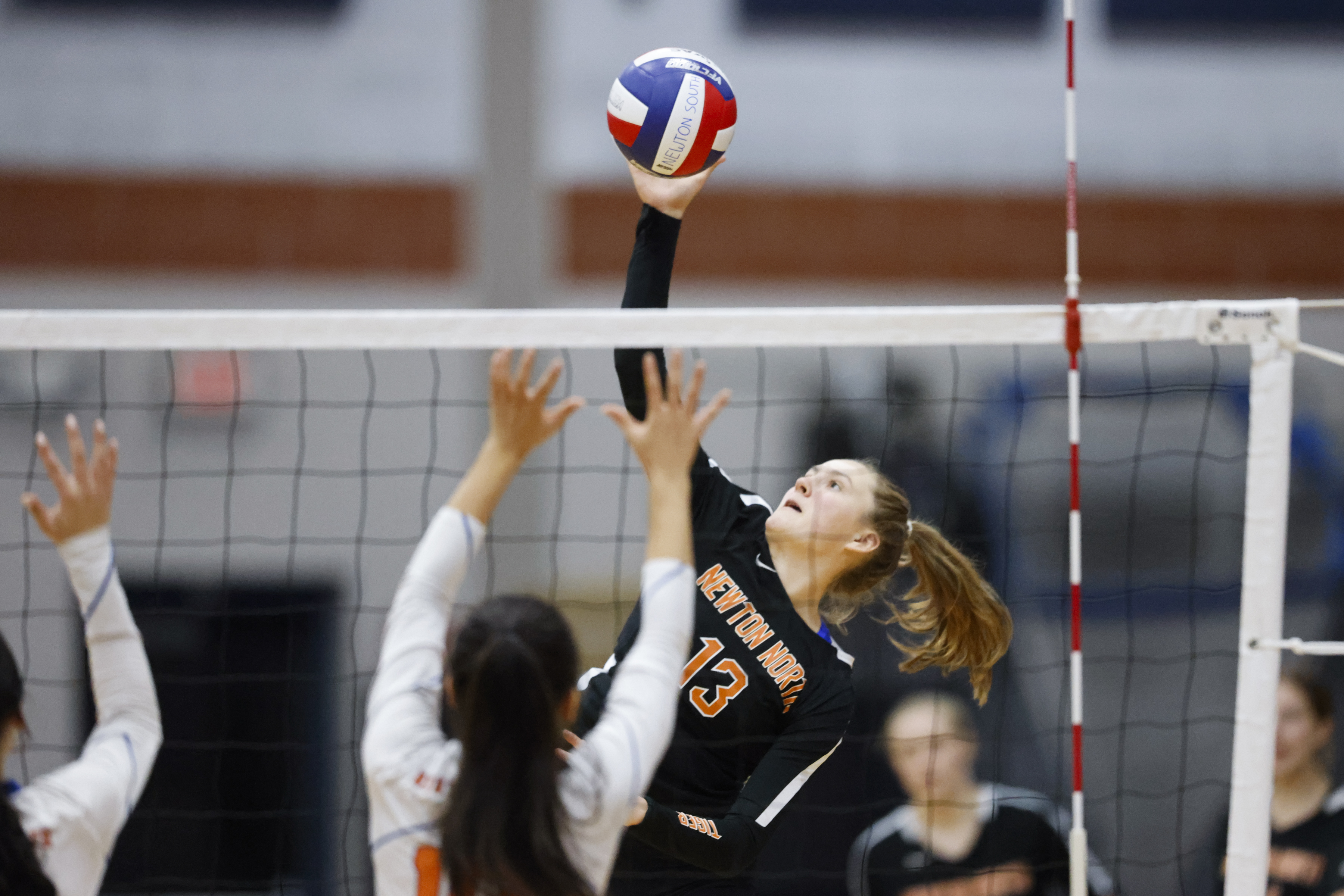 No. 1 Newton North girls' volleyball shows its net worth with a sweep of  No. 2 Newton South - The Boston Globe
