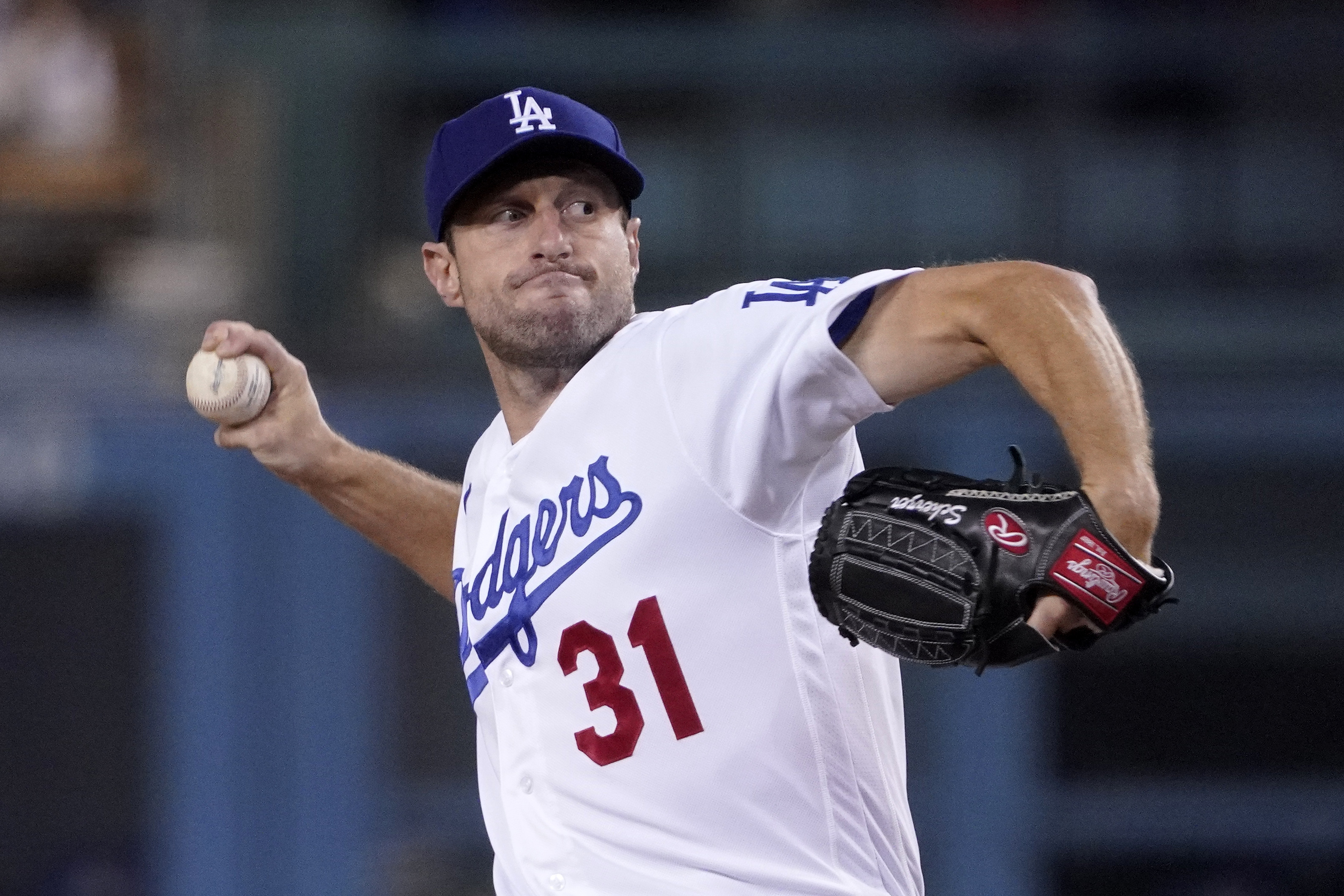 Scherzer strikes out 13, Dodgers beat Cardinals