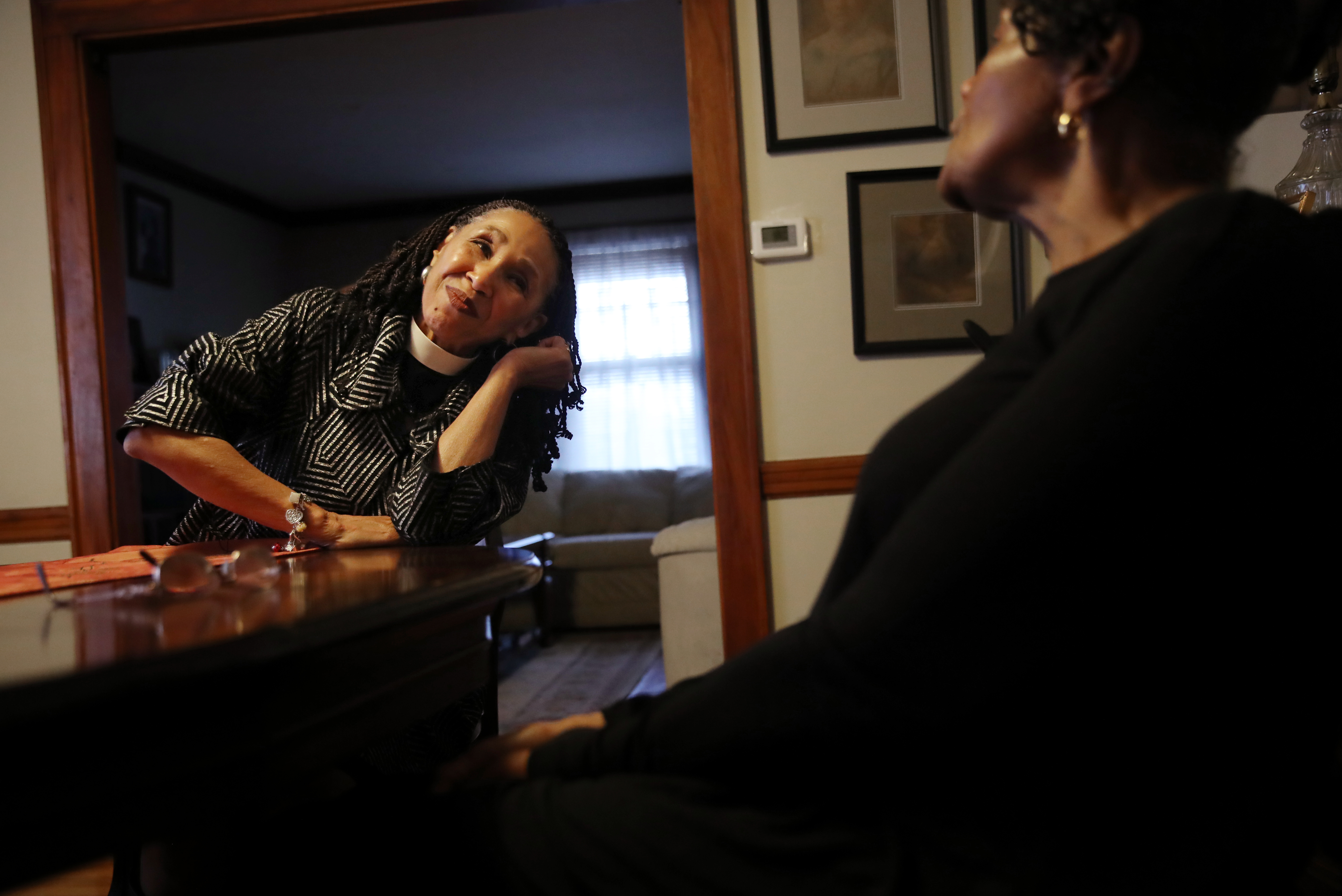 Rev. Dr. Gloria White-Hammond of Bethel AME Church visited with Margaret Pless-Hunter at her home in Hyde Park in 2019. They prayed together and talked about Pless-Hunter's health. She said she had tumors on her brain and kidney as well as multiple myeloma. She also said she had constant back pain from compressed discs.