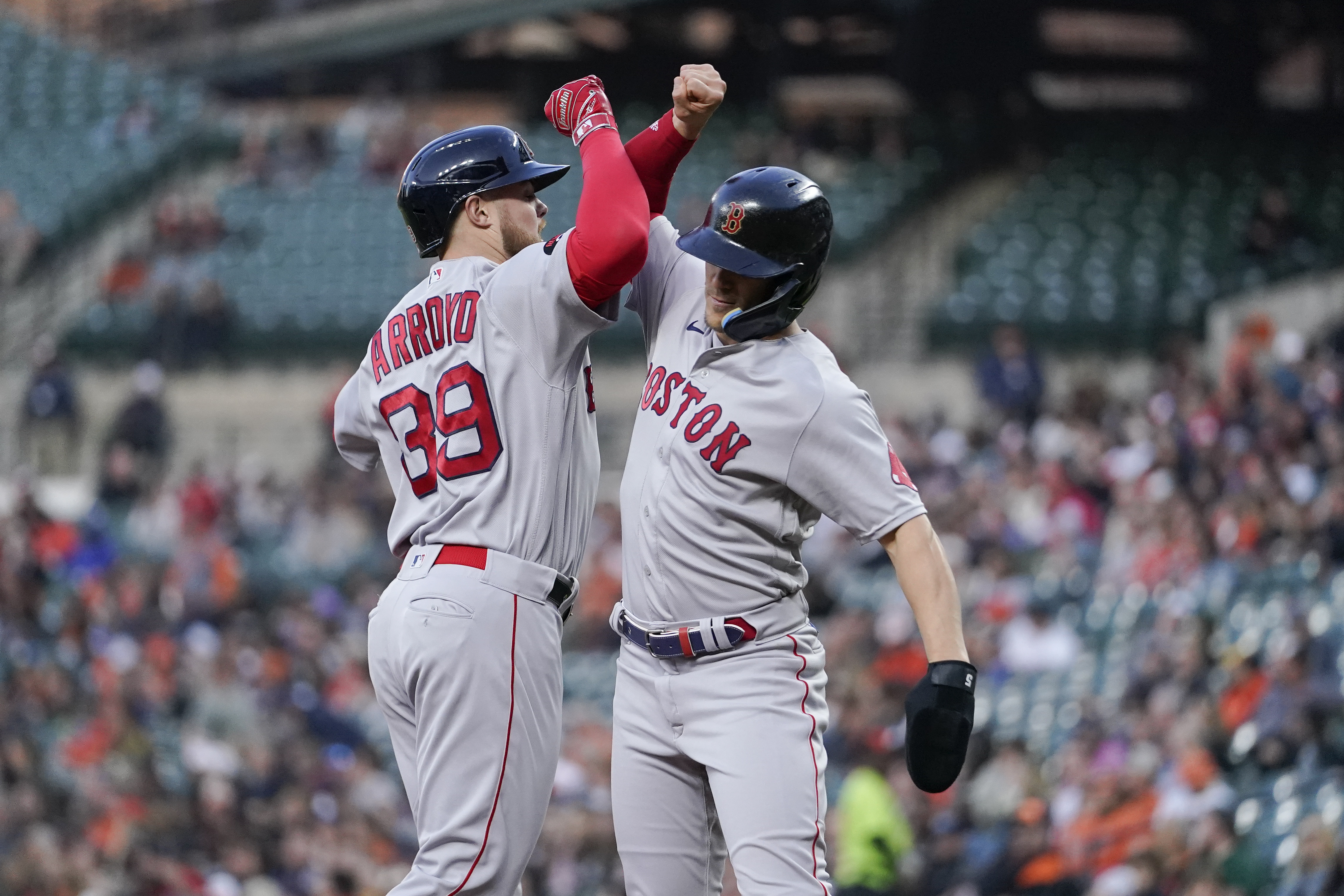 Red Sox break homer drought, hold off Orioles to begin weekend