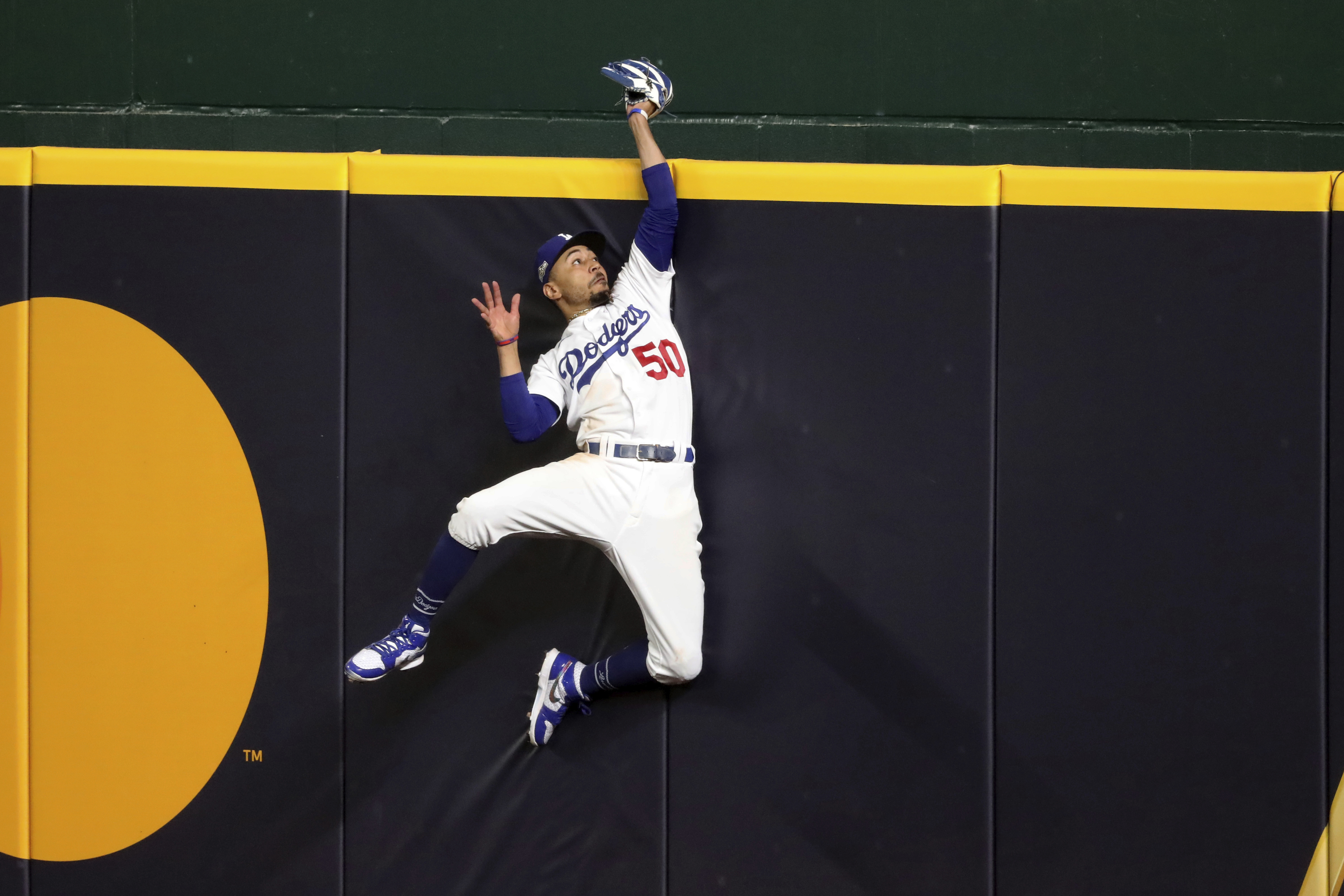 Mookie Betts, Dodgers beat Braves in Game 7 to head to World Series - The  Boston Globe