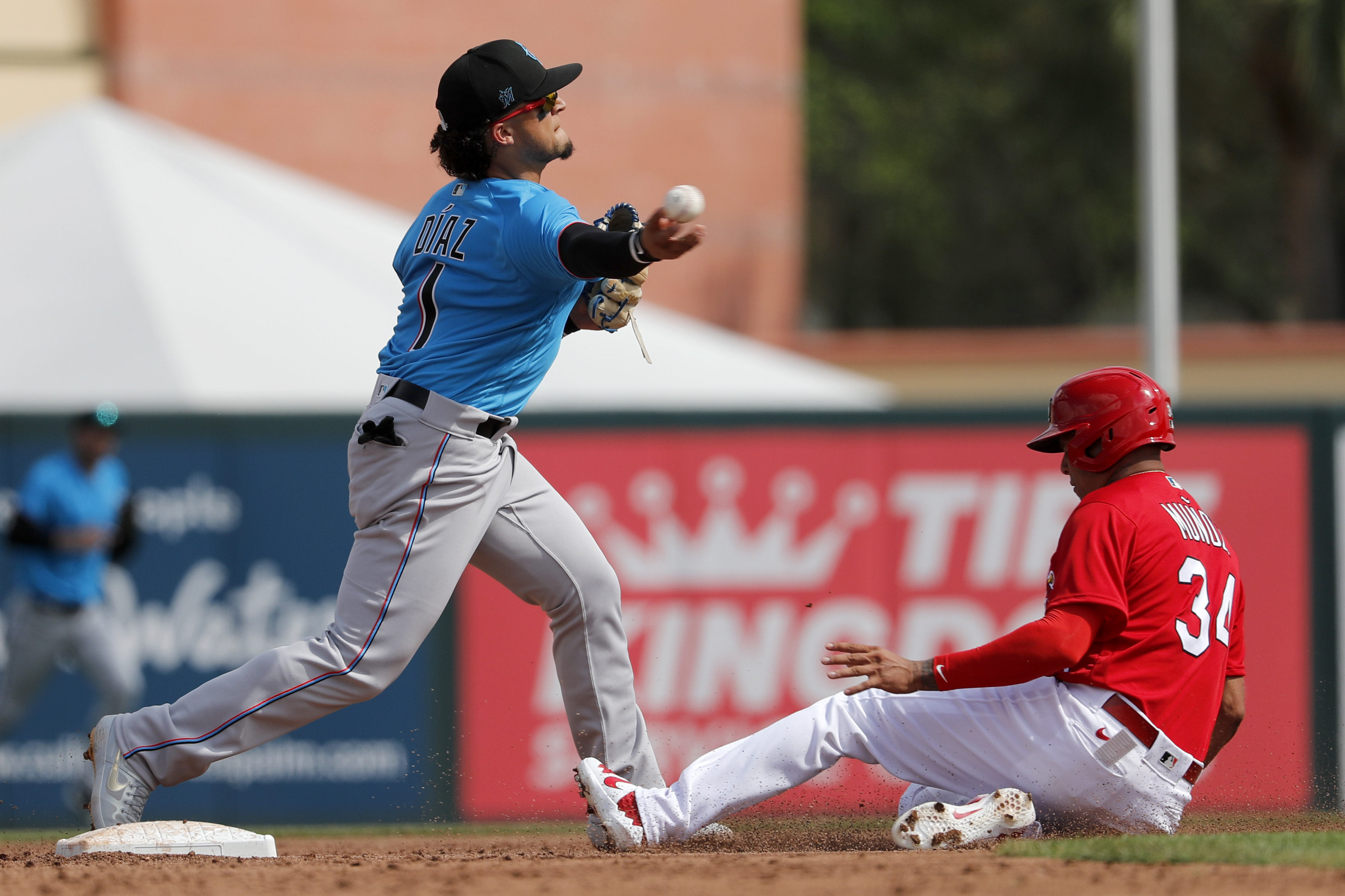 Who is Yairo Munoz, and how did he end up with the Red Sox? - The