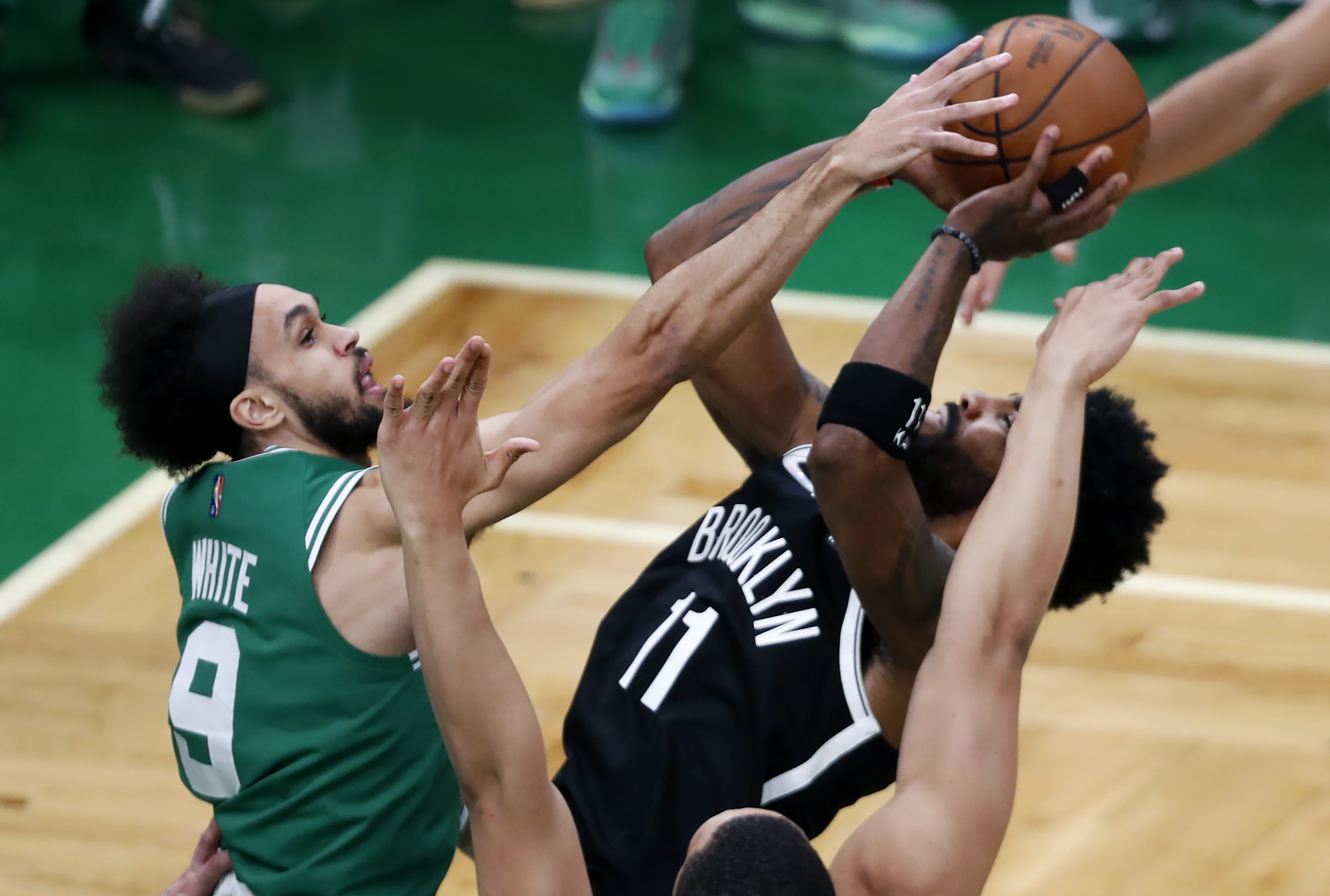 Kyrie sucks!': Celtics fans remind Kyrie Irving he's not welcome in Boston  amid Nets blowout