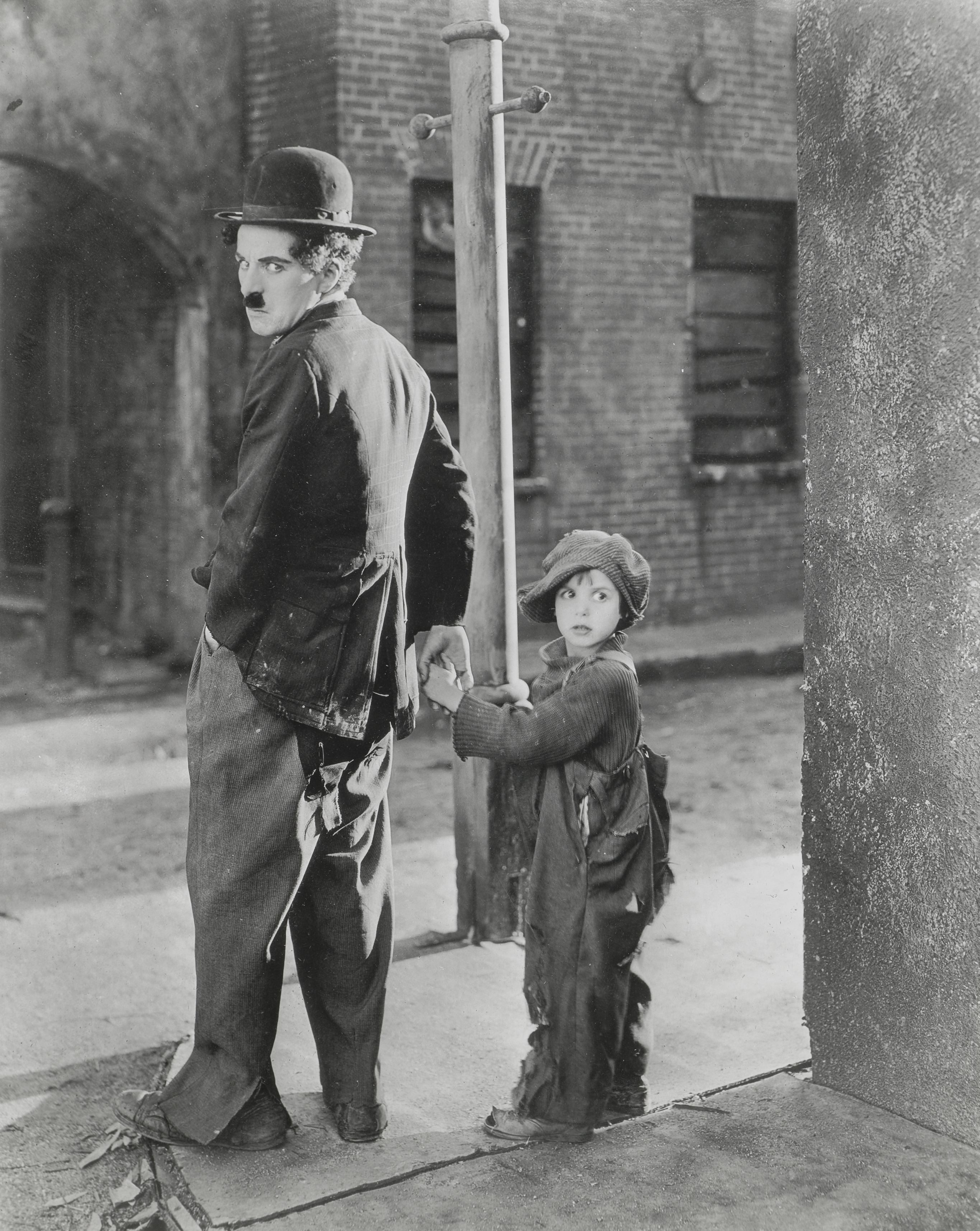 Unknown, "Charlie Chaplin and Jackie Coogan for 'The Kid,' Charlie Chaplin Productions," 1921, Hood Museum of Art, Dartmouth College: the John Kobal Foundation Collection.