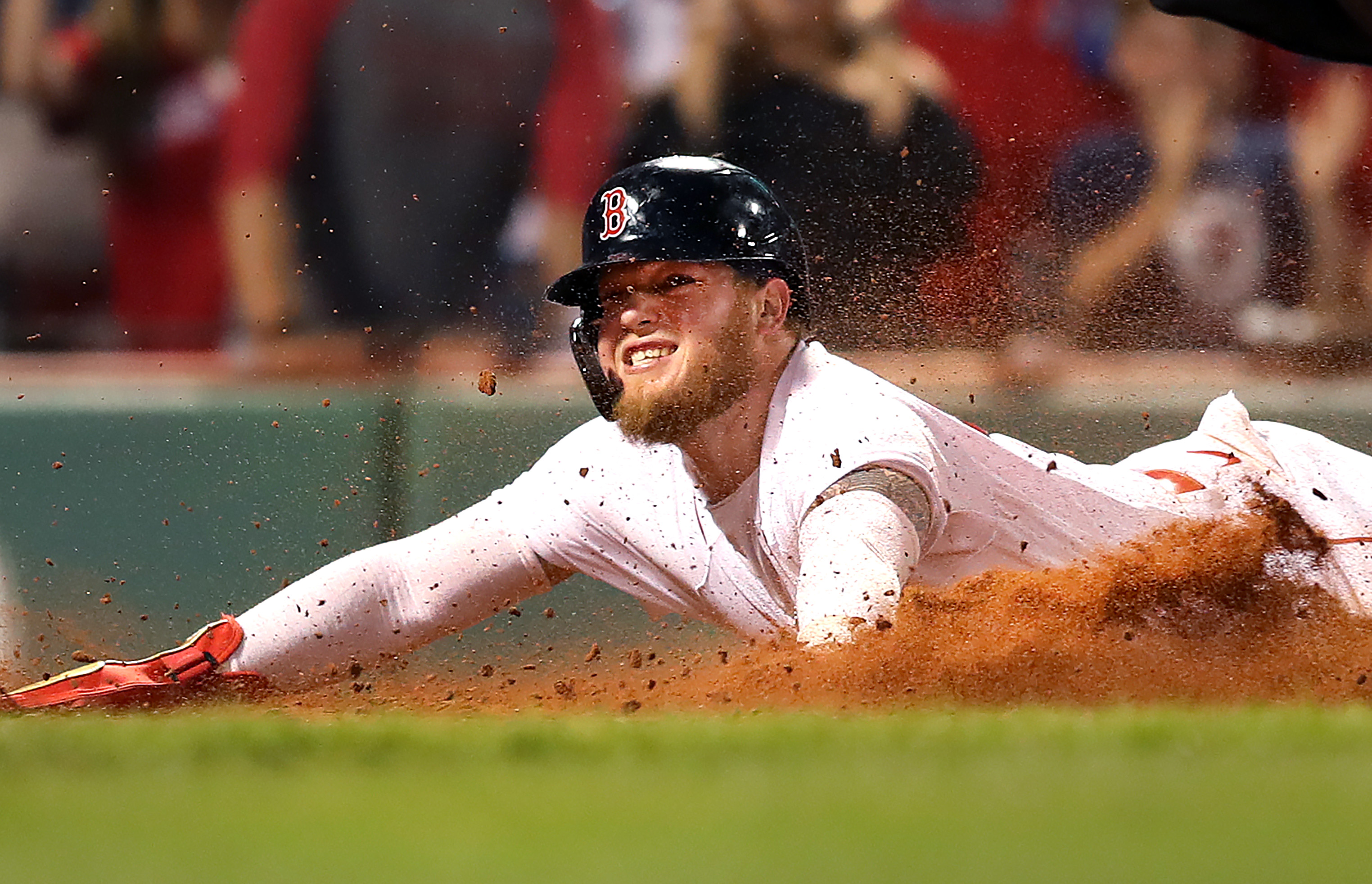 Bogaerts scores on wild pitch in 11th, Red Sox top Yanks 5-4