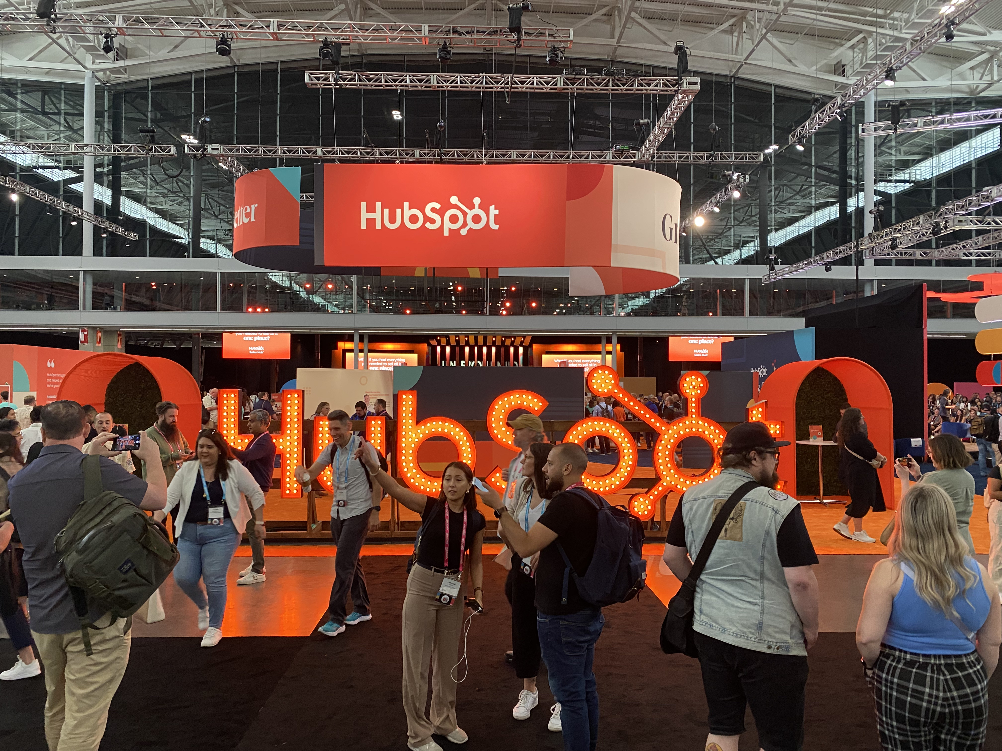 HubSpot struggles to build online community