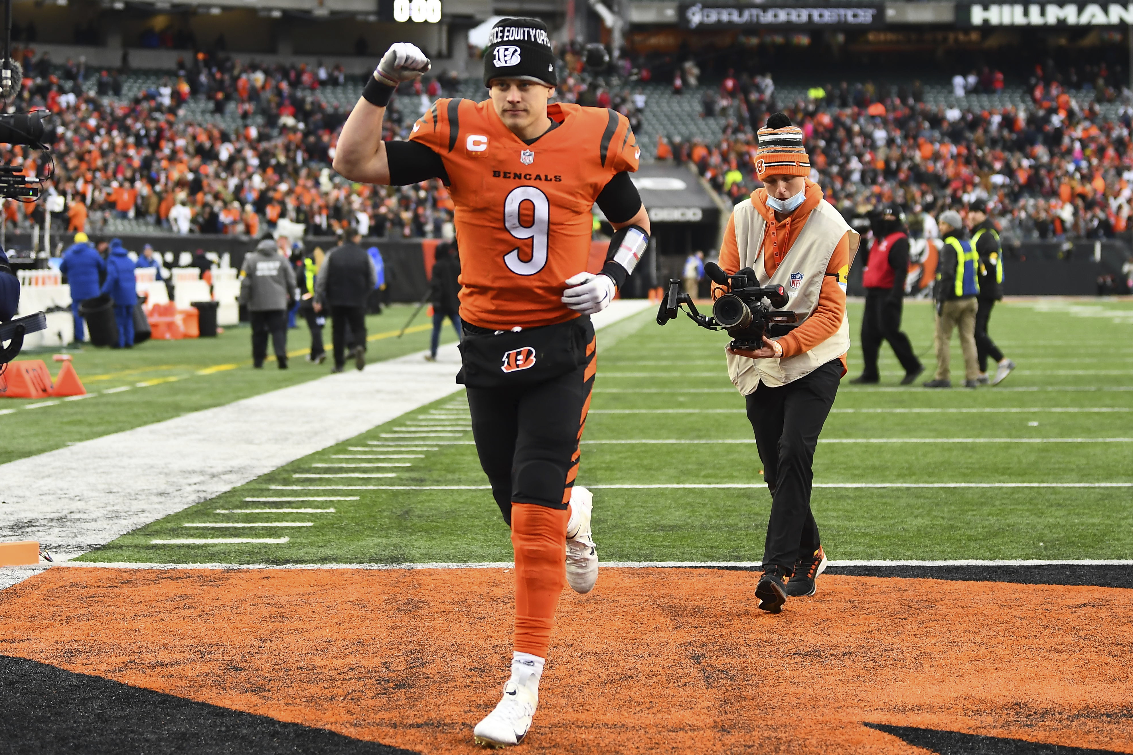 NFL fans flame Joe Burrow after Bengals QB emerges as favorite to