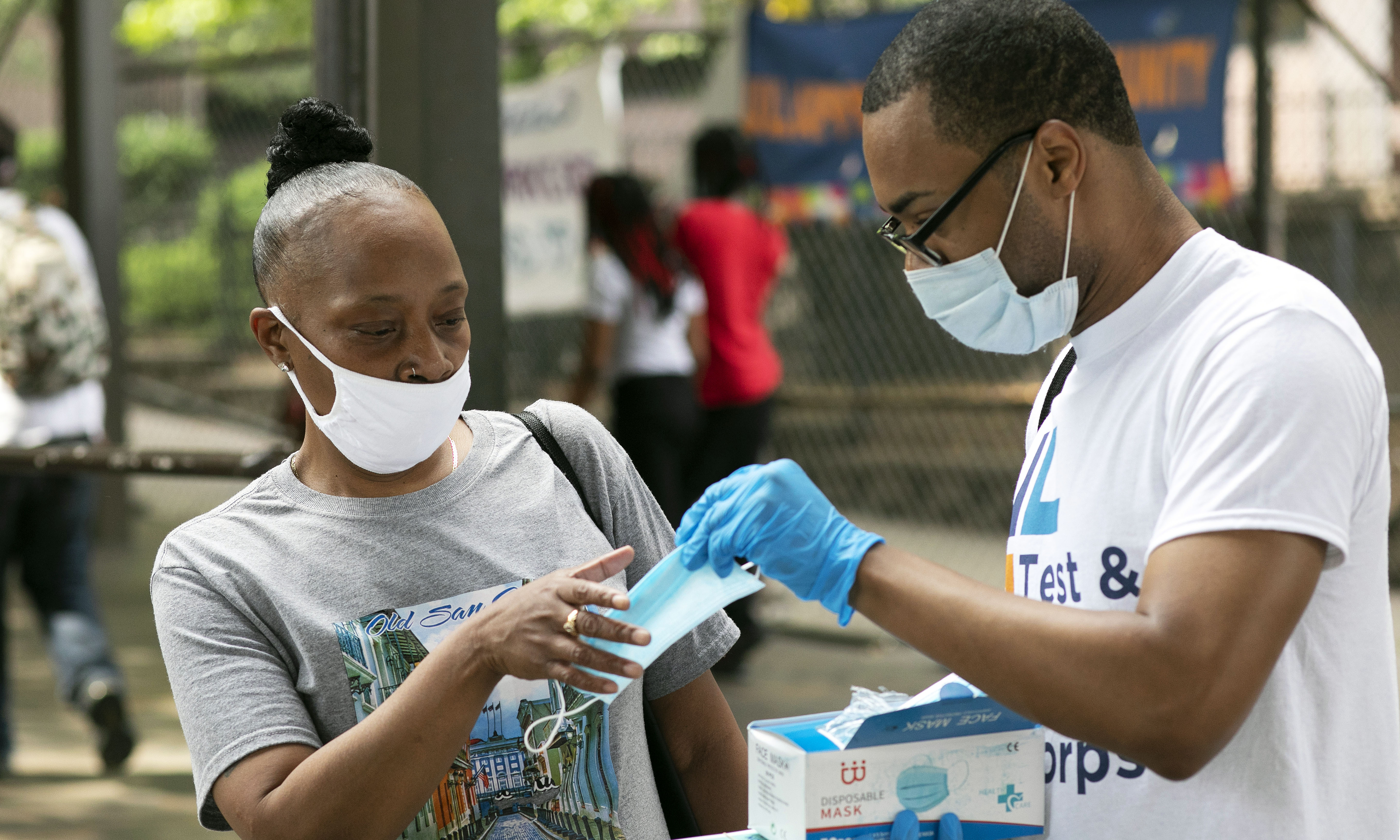 With Omicron In Full Force Nyc To Hand Out Masks Tests The Boston Globe
