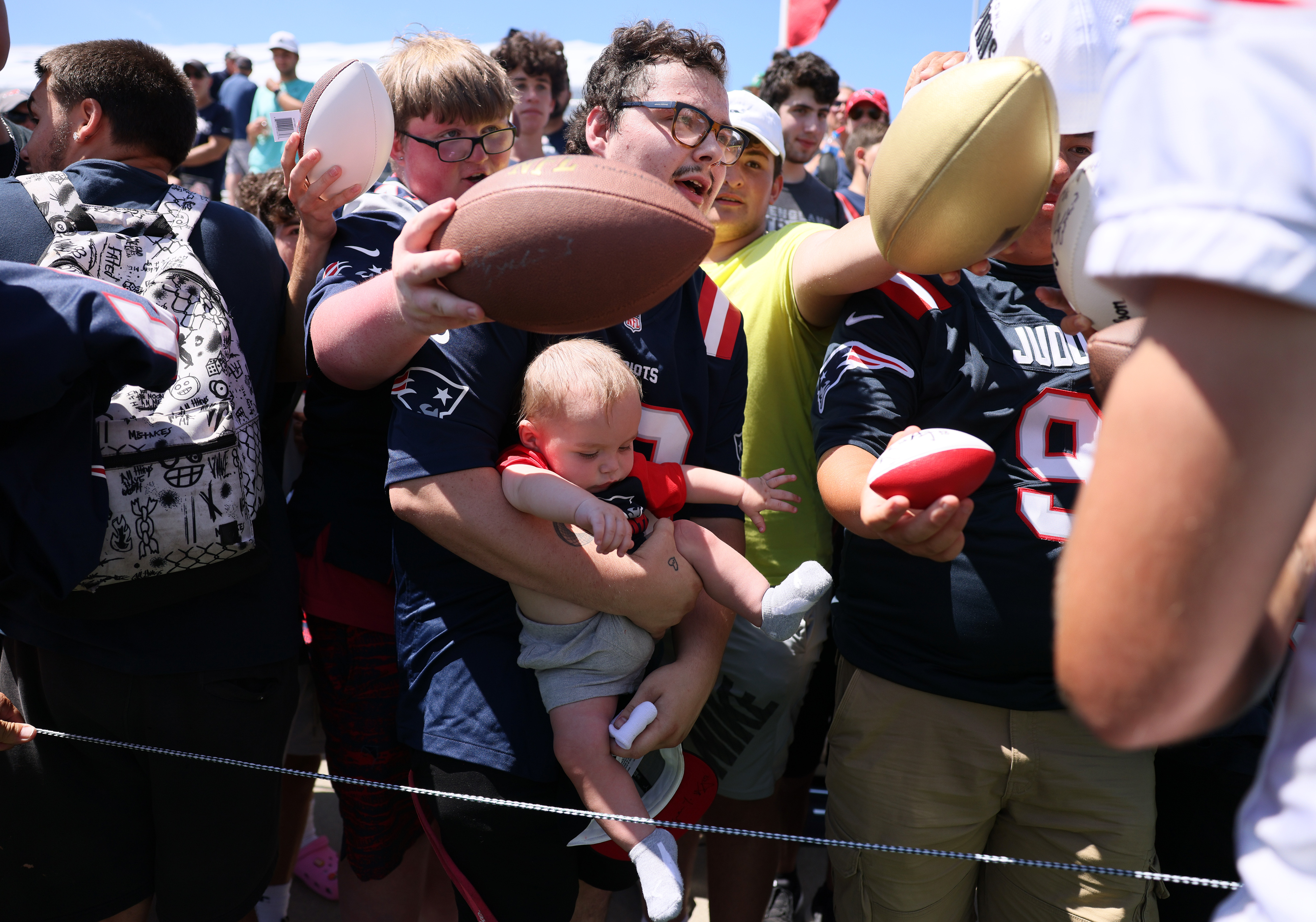 Key Patriots starter missing at open part of Wednesday's practice