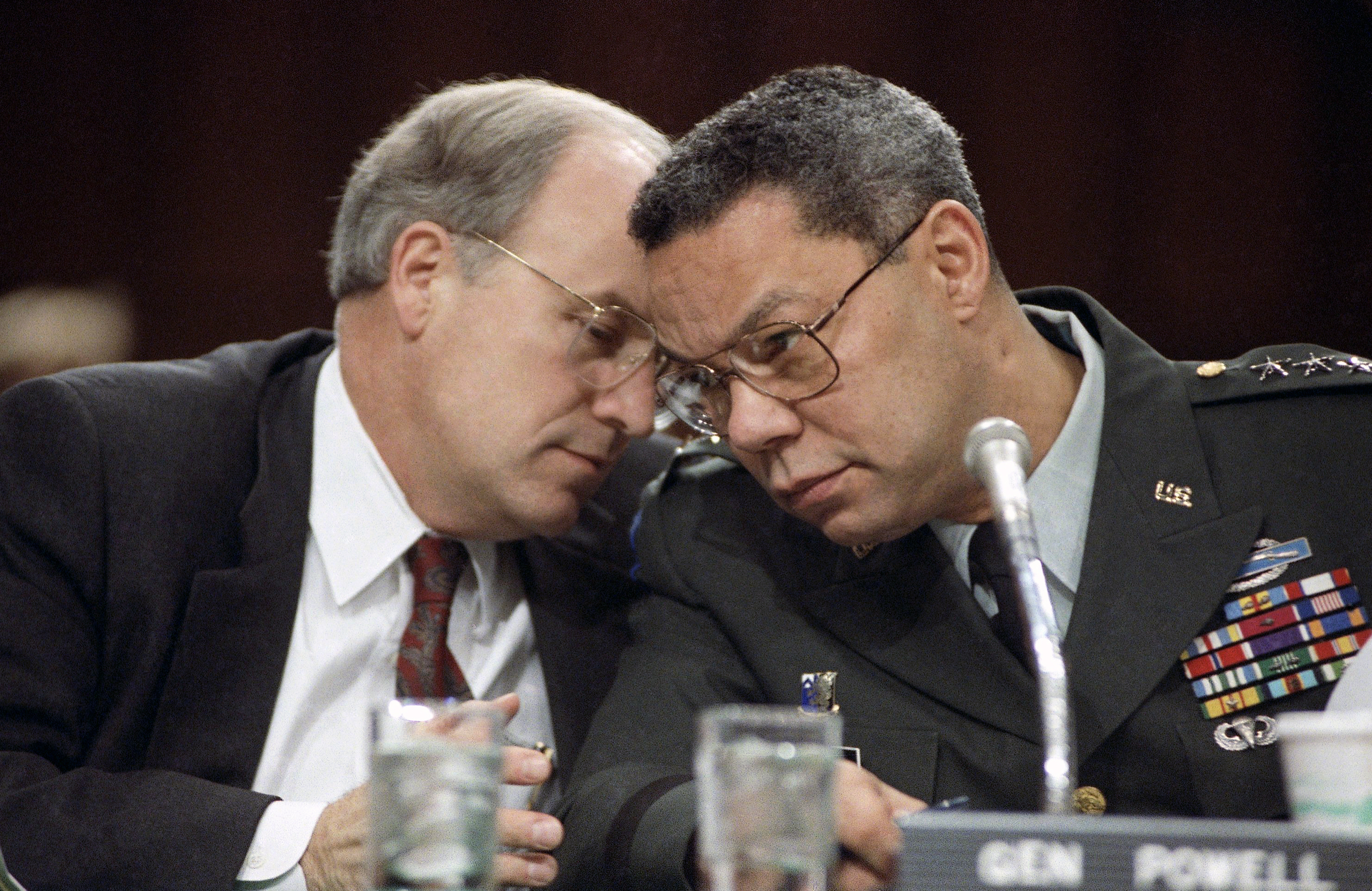 Then-Secretary of Defense Dick Cheney consulted with General Colin Powell, then chairman of the Joint Chiefs of Staff, before testifying to the Senate Armed Services Committee in 1991.