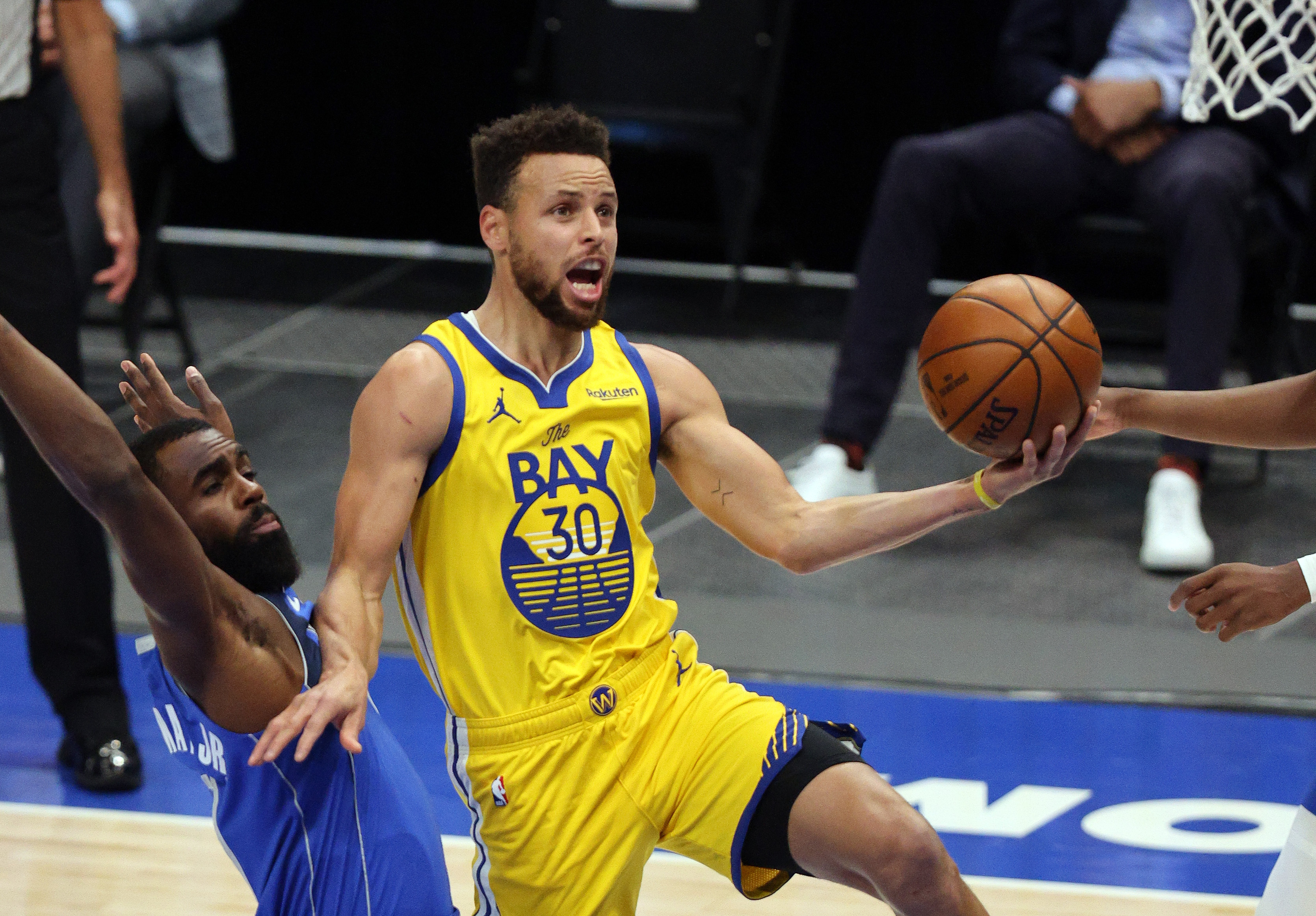 Video: Warriors Steph Curry talks life and ball with three teenagers -  Golden State Of Mind