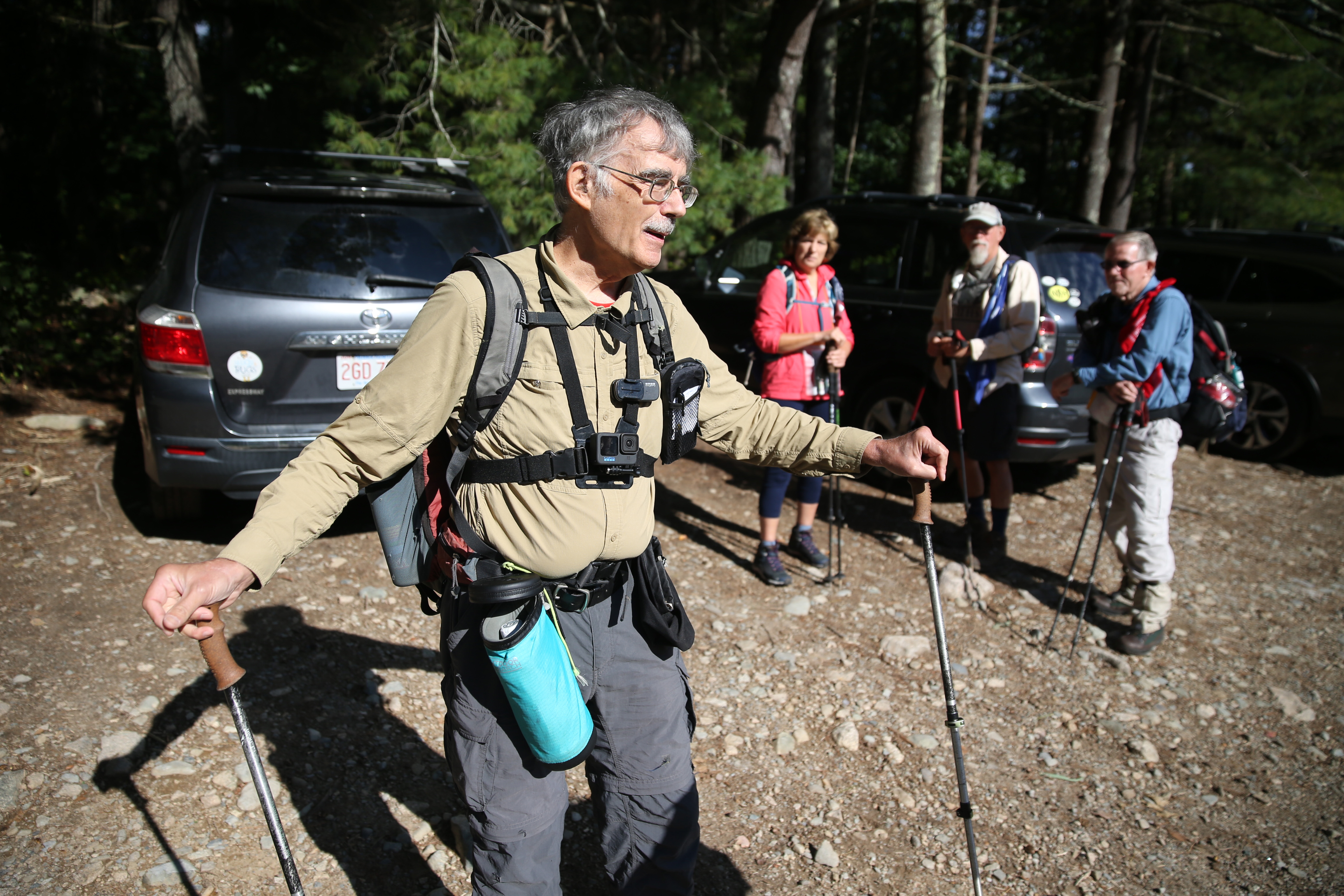 Bob Vogel of Easton, a four-season hike leader for the AMC’s Southeastern Massachusetts chapter, holds a meeting with participants before a hike.