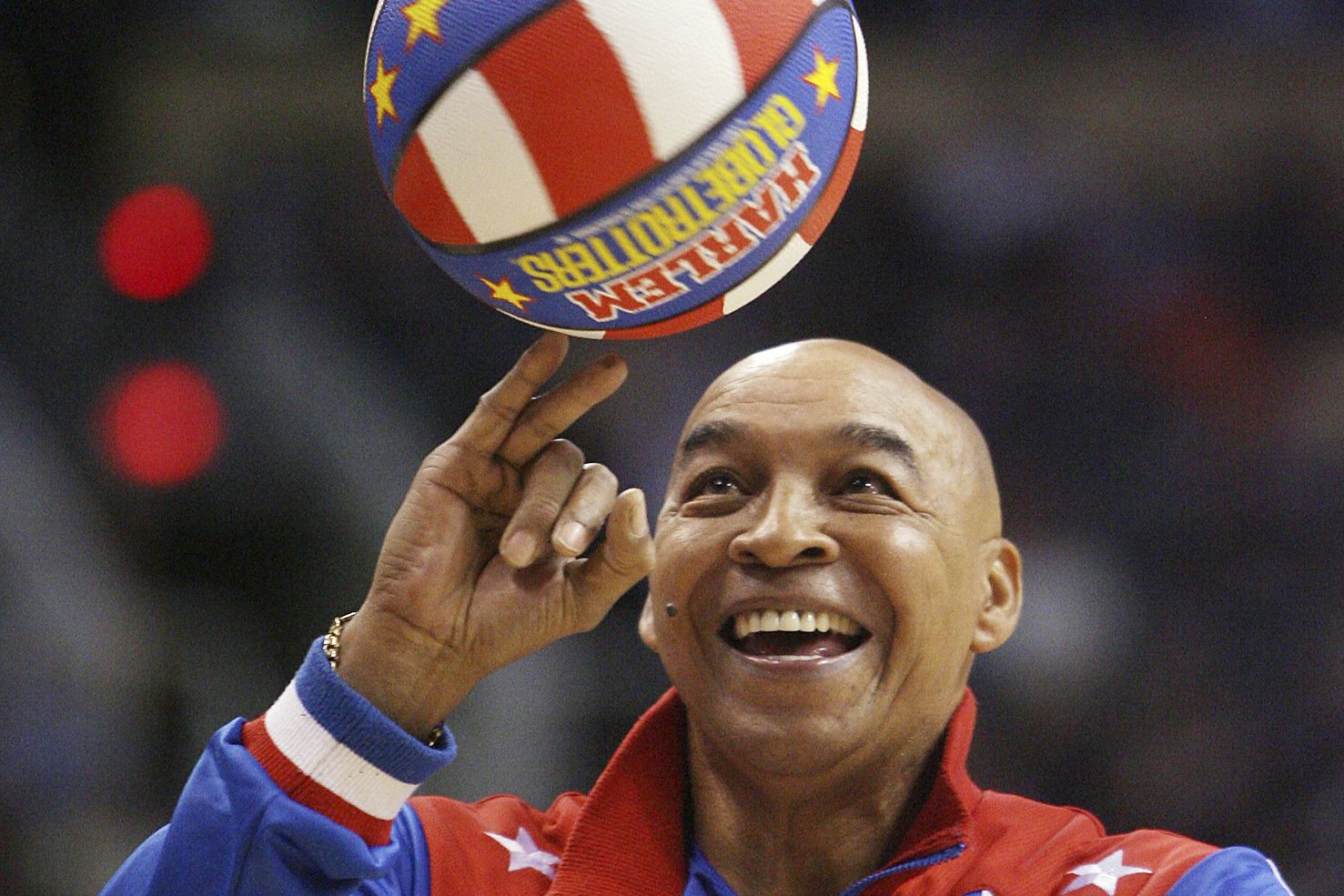 Curly Neal was a crowd-pleasing magician with the basketball.