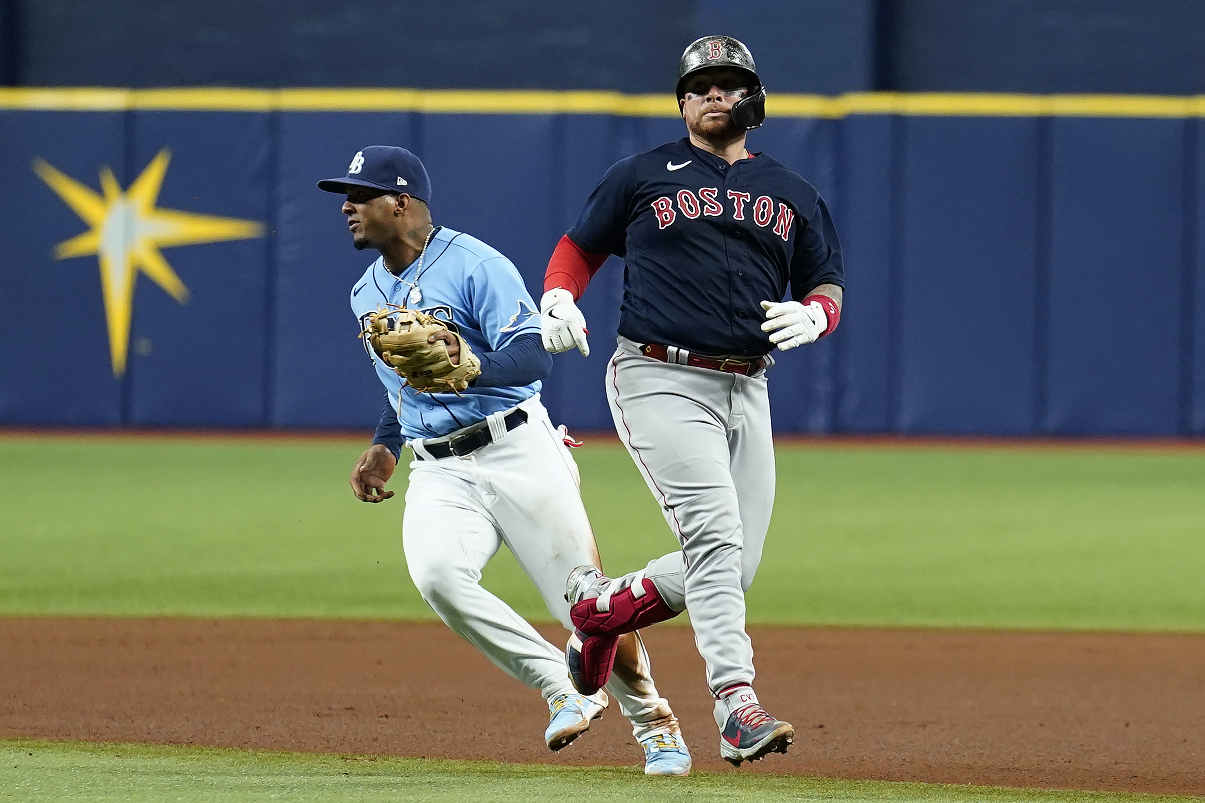 Red Sox sign former Rays RHP Matt Andriese to compete for rotation spot