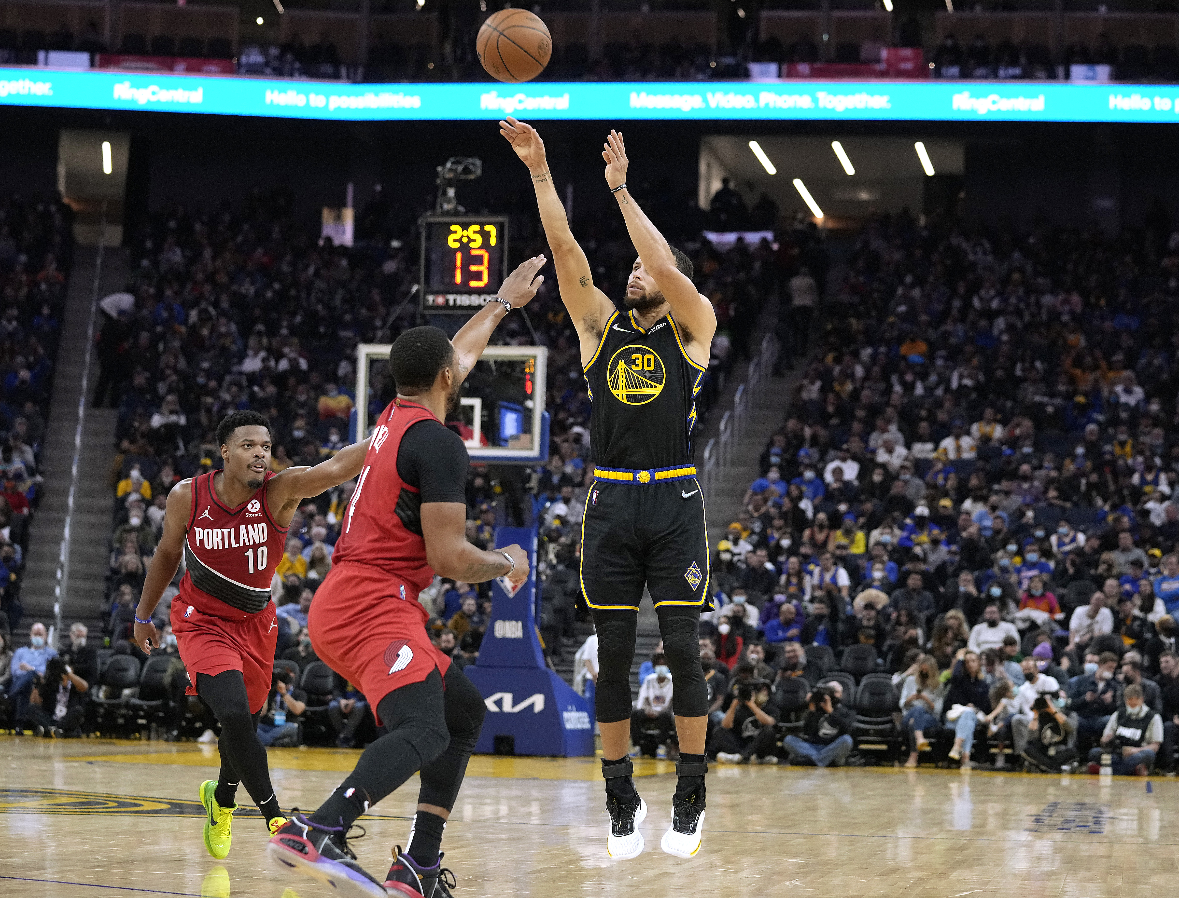 NBA news: Steph Curry and Trae Young comparison to Michael Jordan