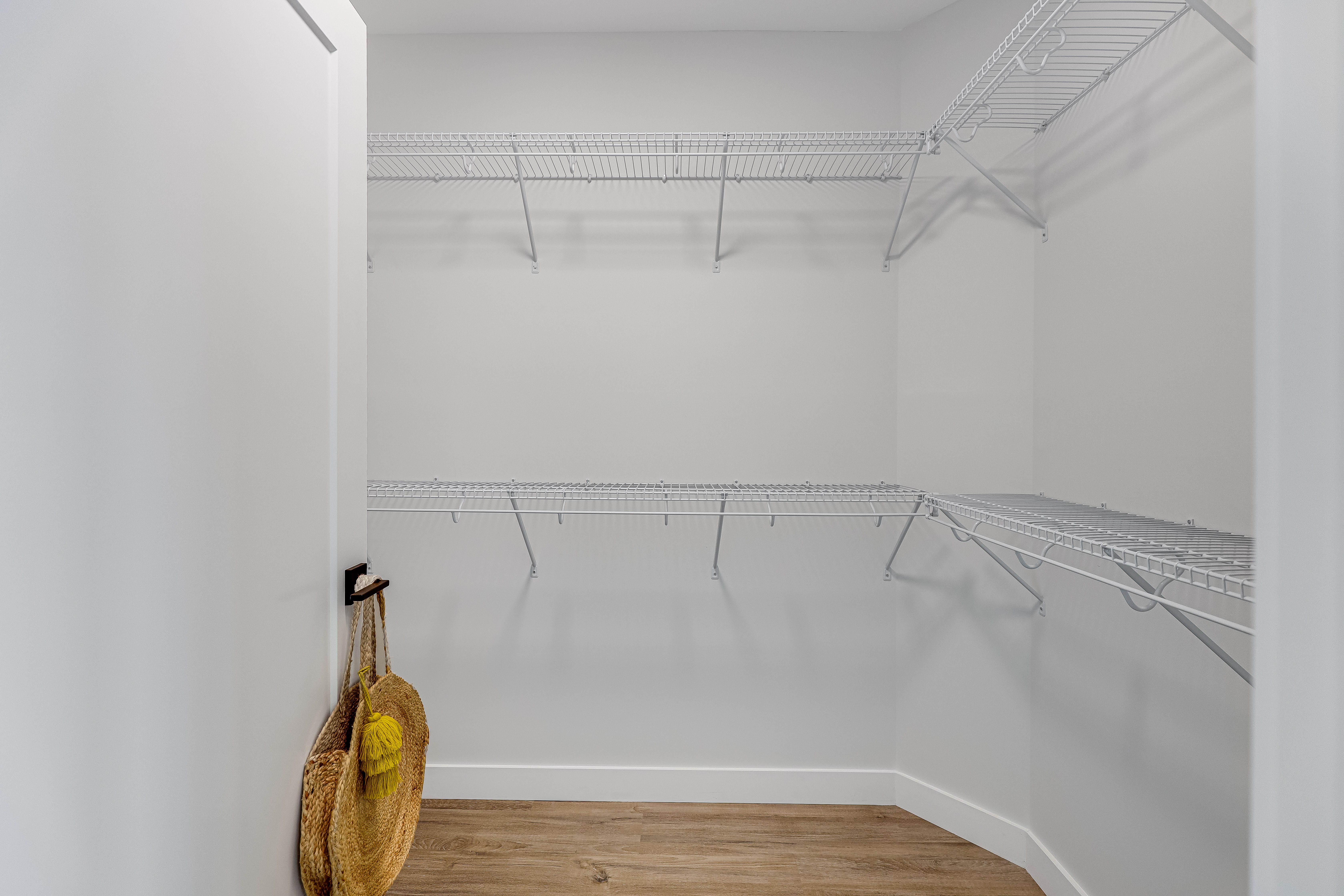 sedna-matt-surette-bedroom1-closet