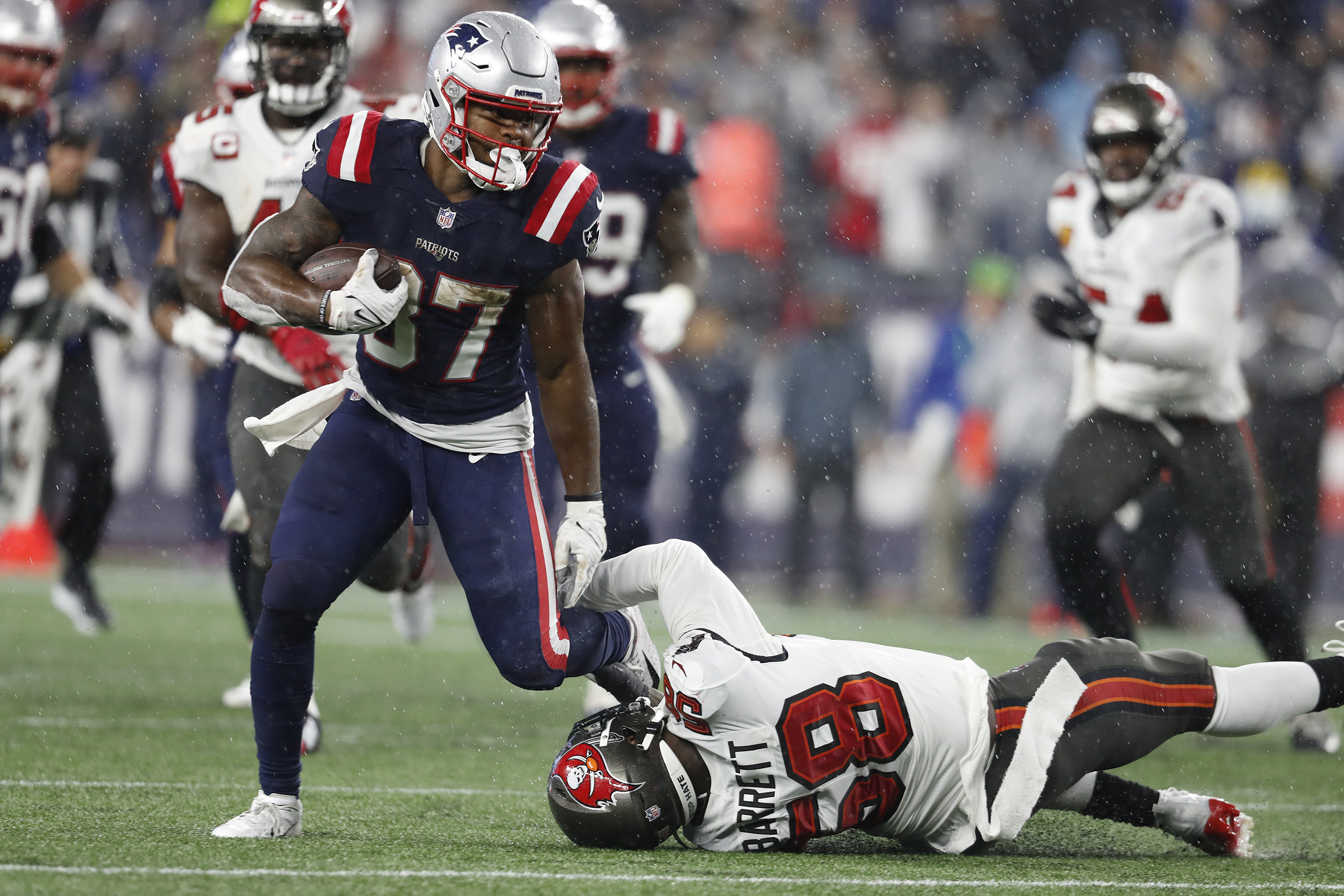 Report: Patriots RB Damien Harris (hamstring) out several games