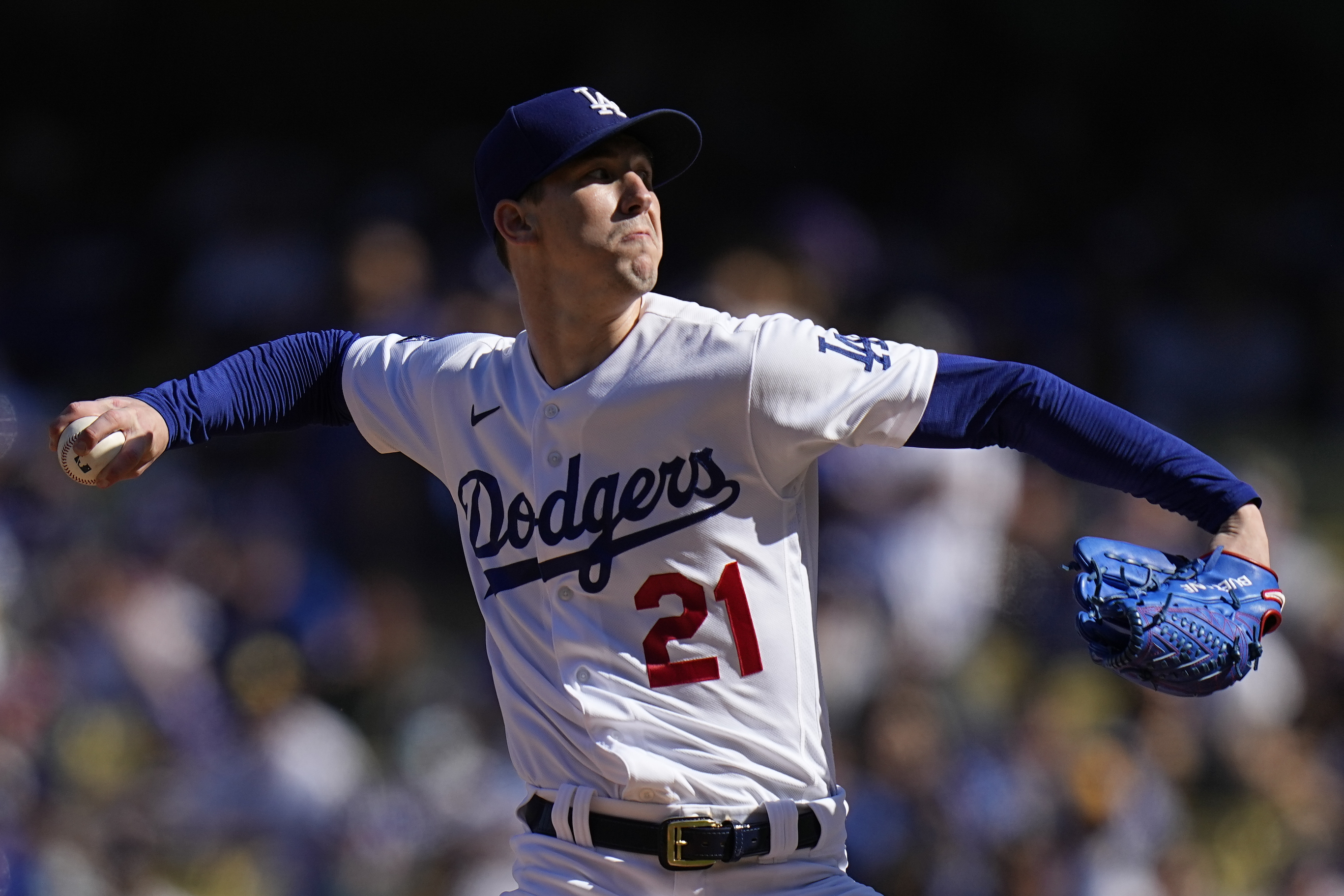 Cody Bellinger, Mookie Betts save Dodgers from certain doom in Game 3 - The  Boston Globe