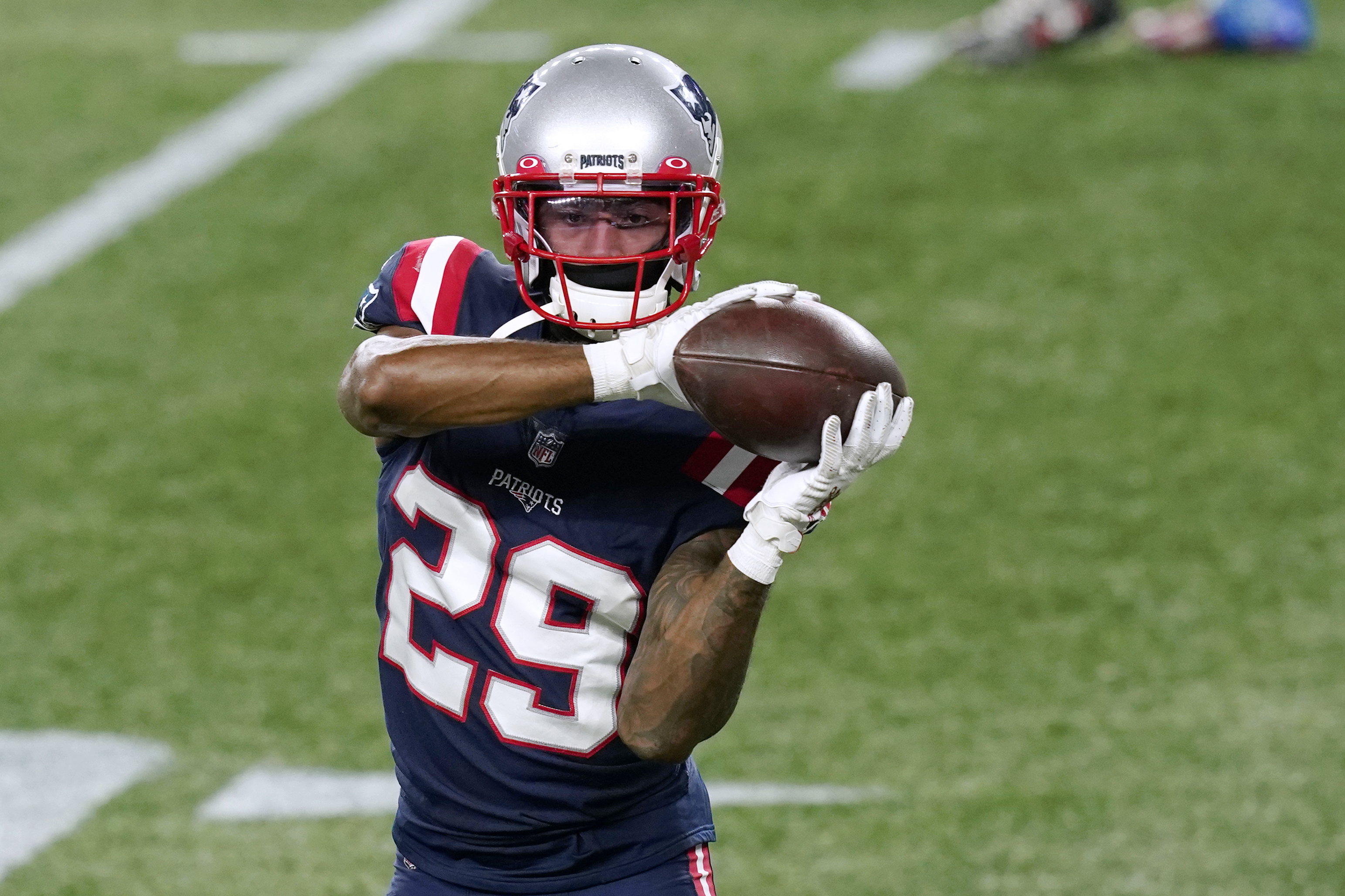 Patriots re-sign special teamer Justin Bethel