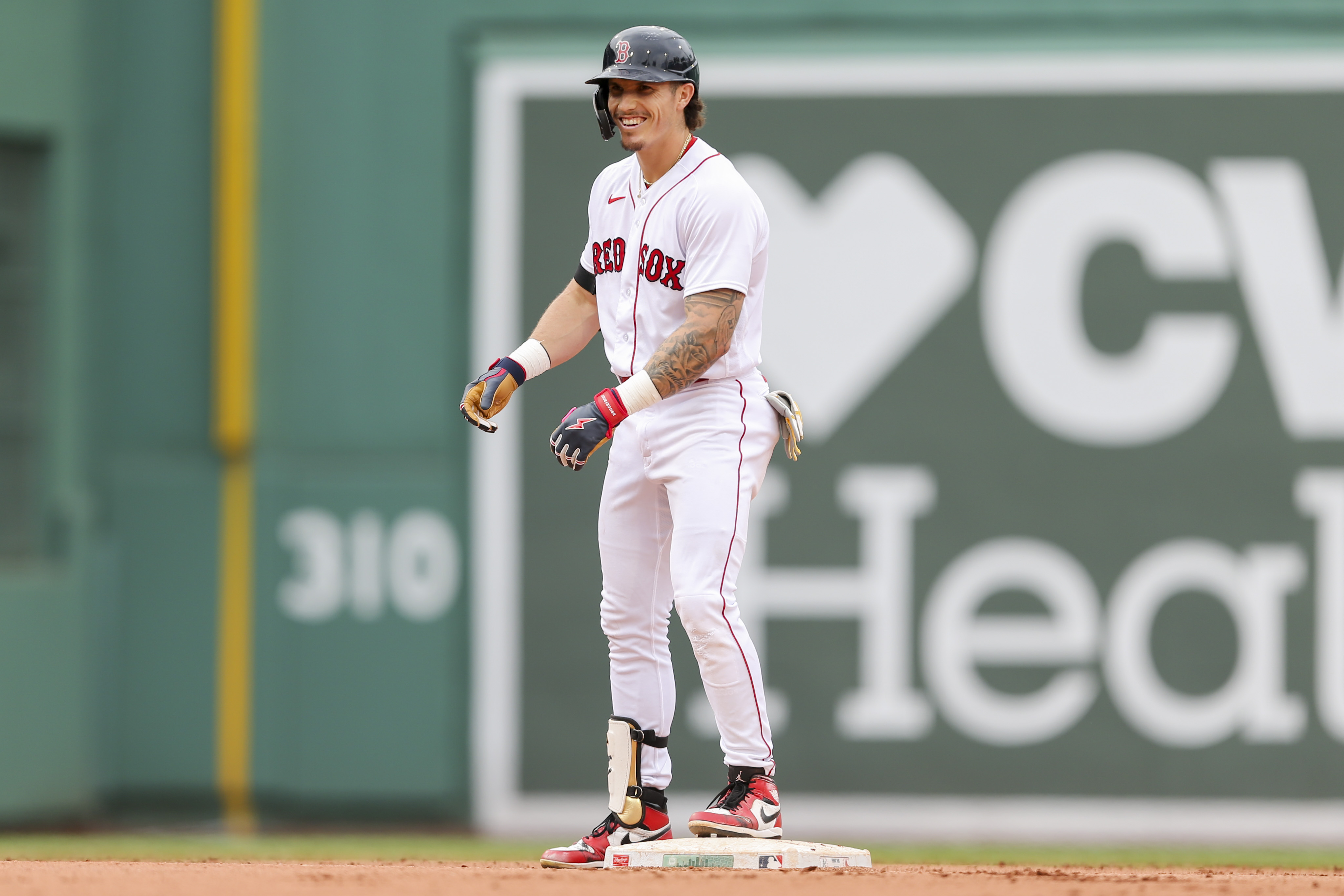 Christian Arroyo, Kiké Hernández remain on MLB's COVID-related injured list  - The Boston Globe