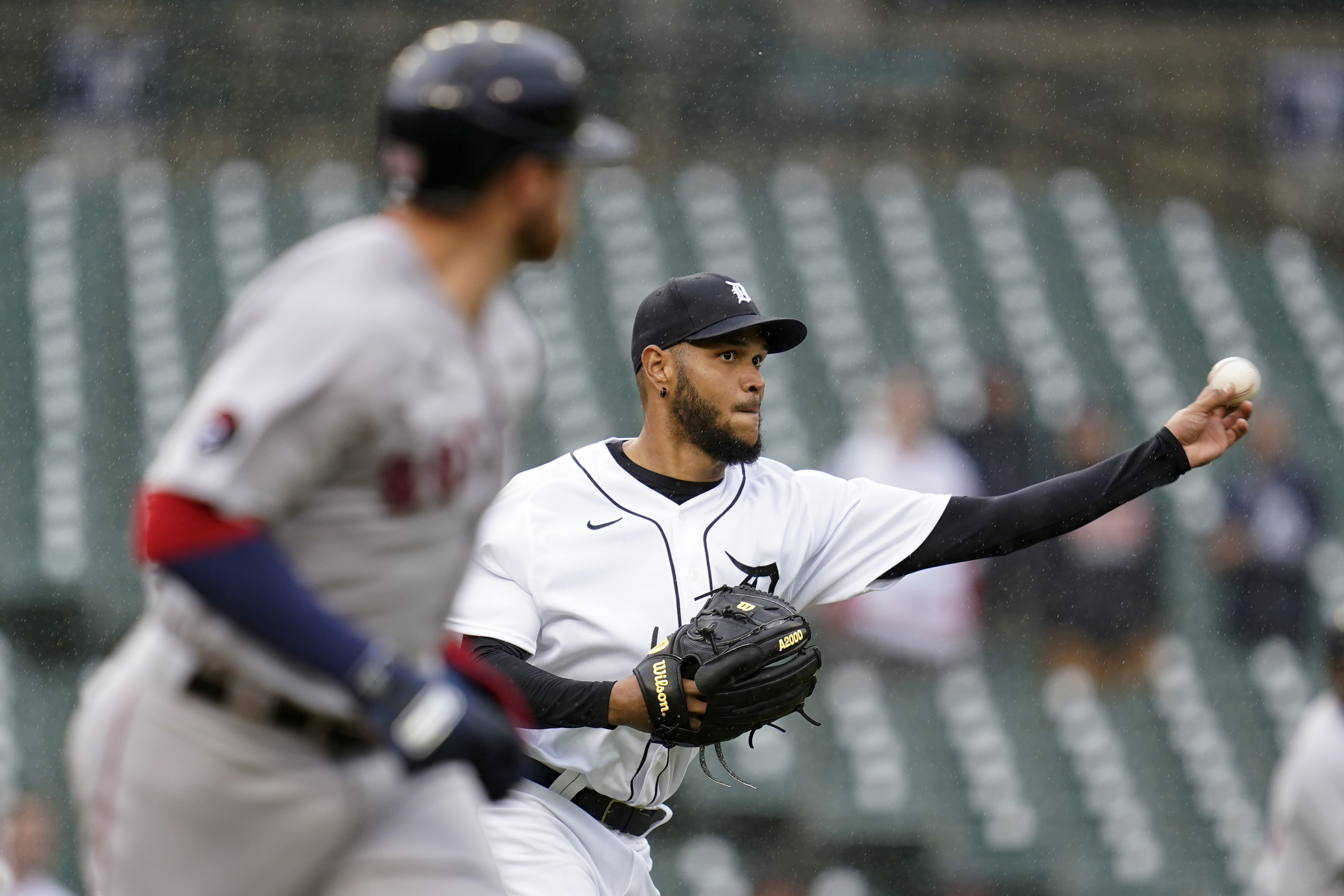 Trevor Story shakes off stomach bug to help Red Sox secure series win over  Tigers - The Boston Globe