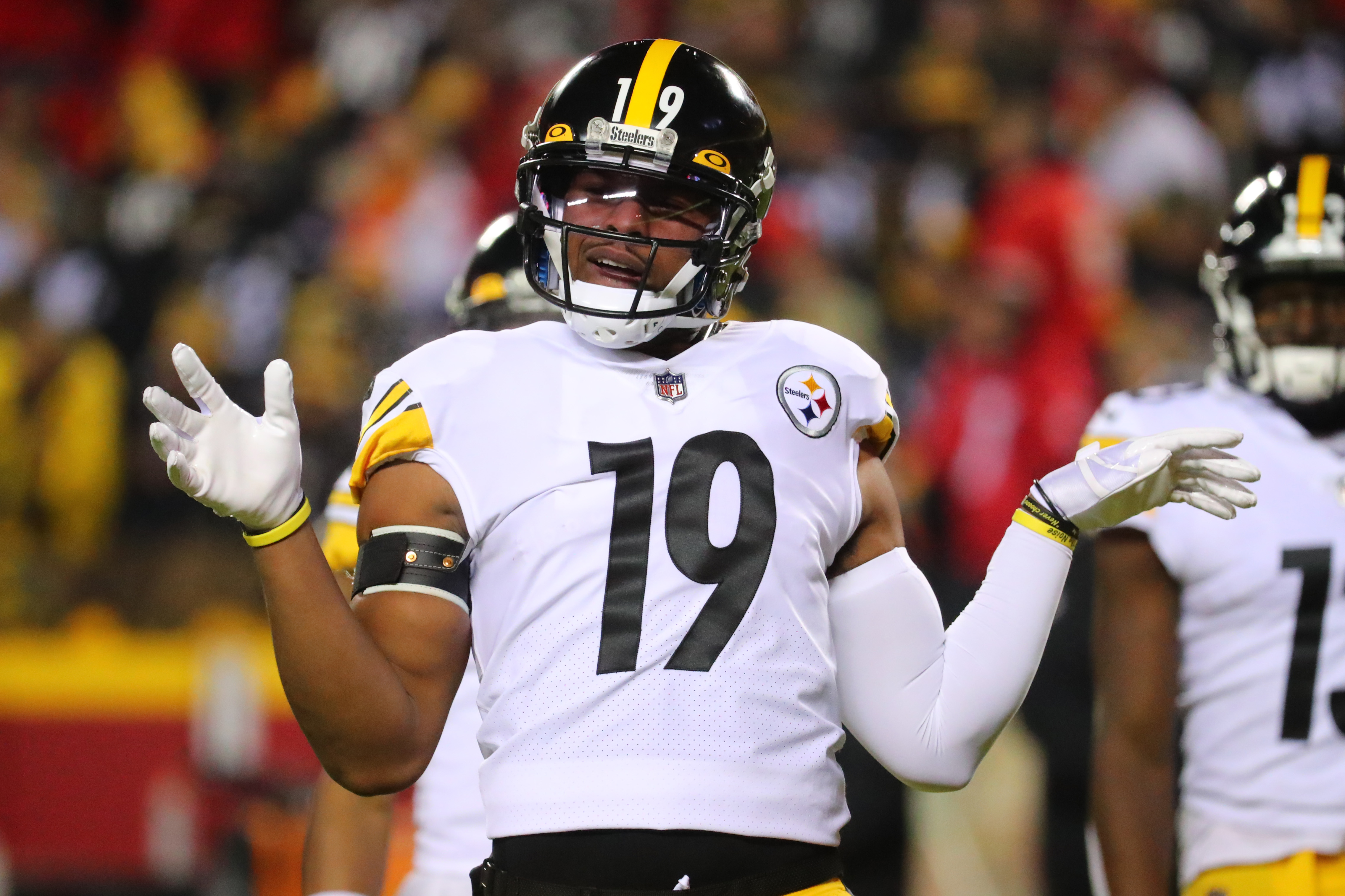 Report: Patriots Make Splash By Signing Free-Agent WR JuJu Smith-Schuster