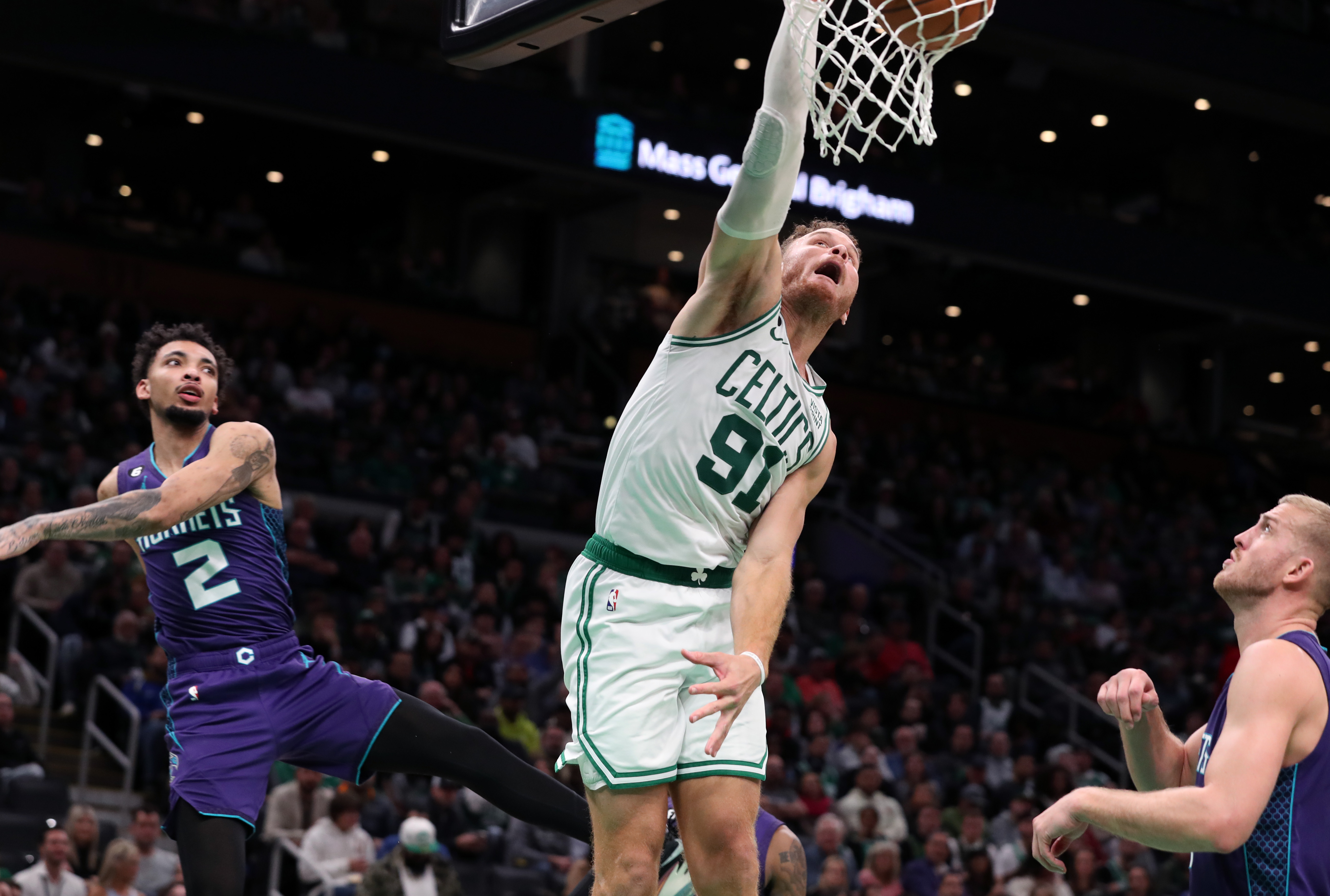 Blake Griffin stays ready and dunks twice in spot Celtics start