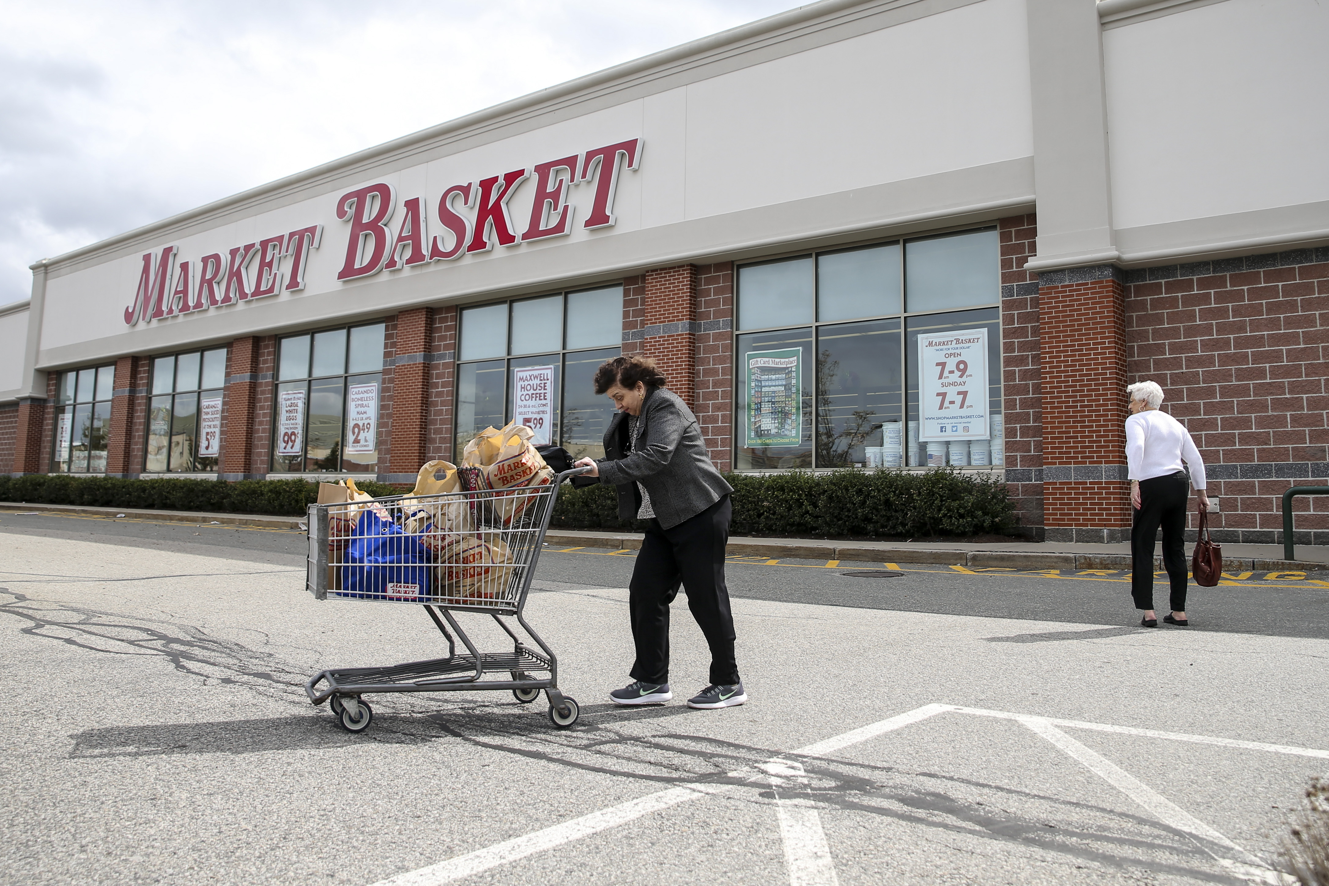 Market Basket is opening its first Rhode Island location this week